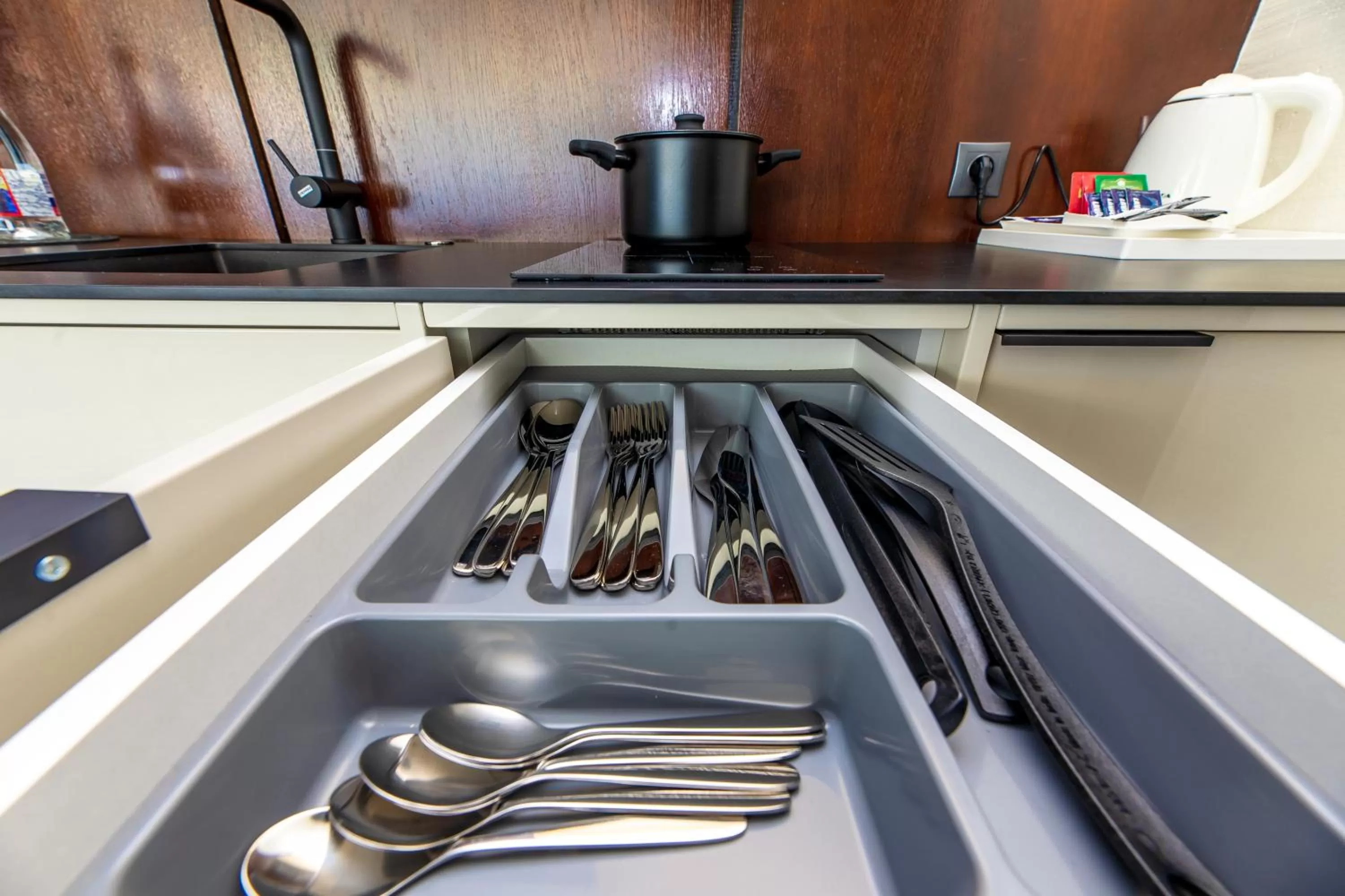 Kitchen or kitchenette in Žilvinas Hotel