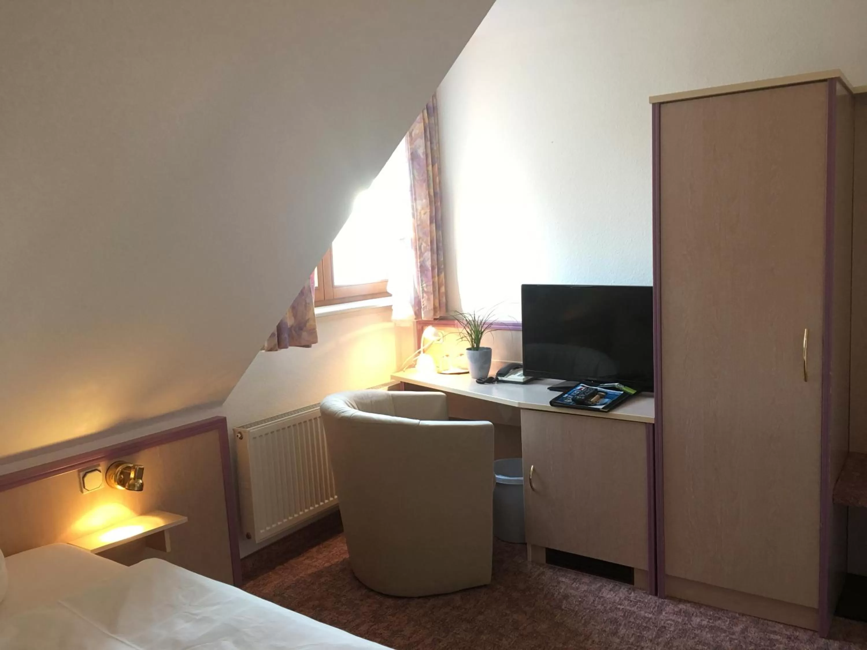 Photo of the whole room, Bed in Hotel & Restaurant Park Cafe ISA