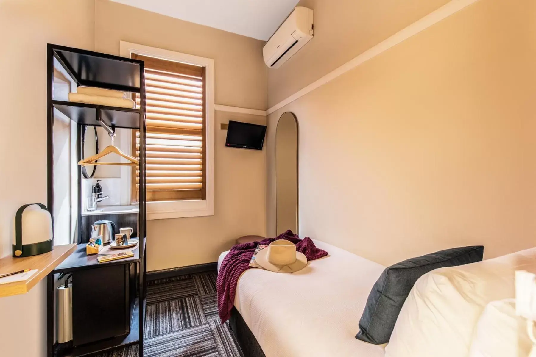 Compact Single Room with Shared Bathroom in The Jensen Potts Point Compact Single Room with Shared Bathroom in The Jensen Potts Point