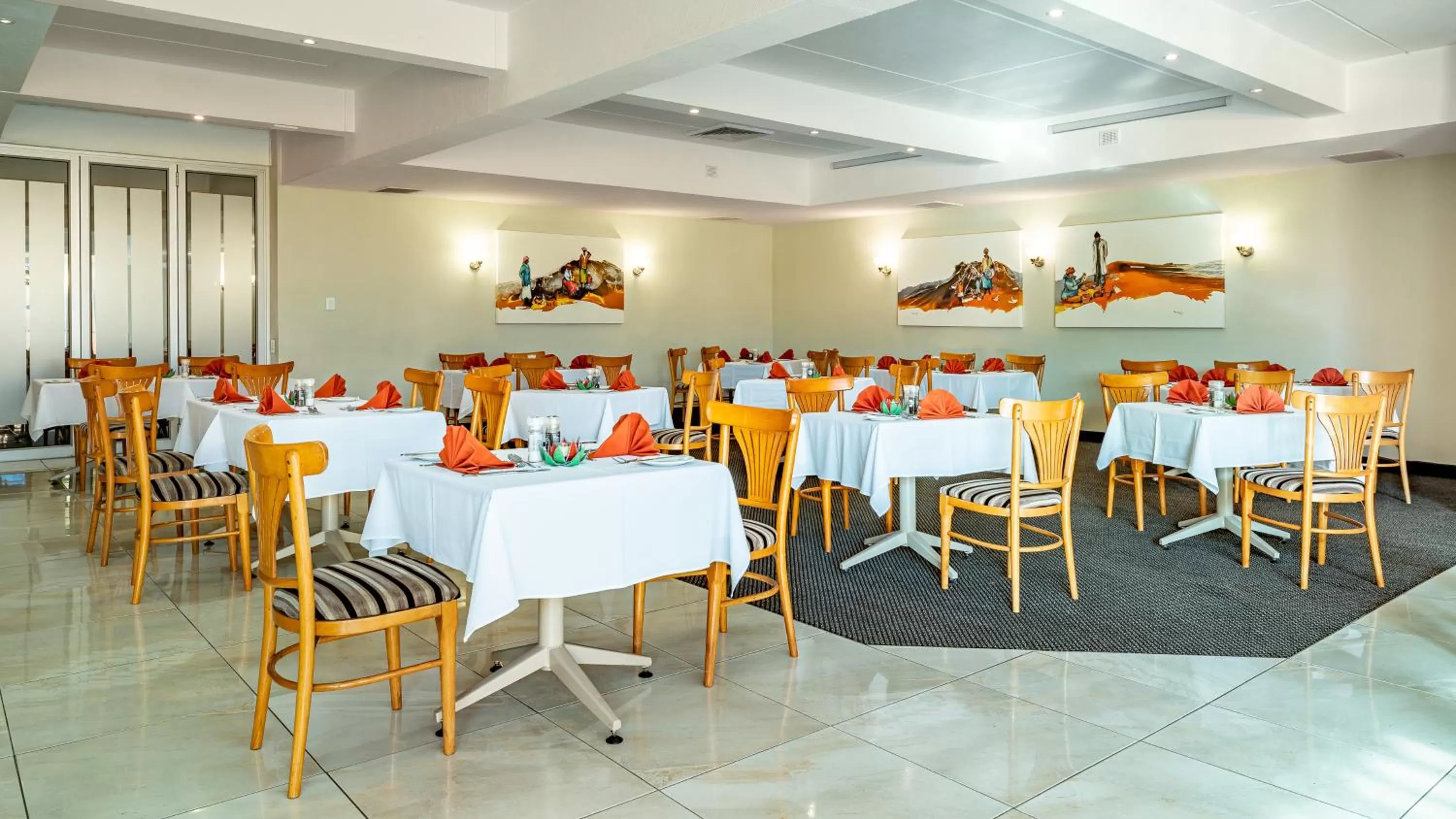 Restaurant/places to eat in African Sky Newcastle Inn