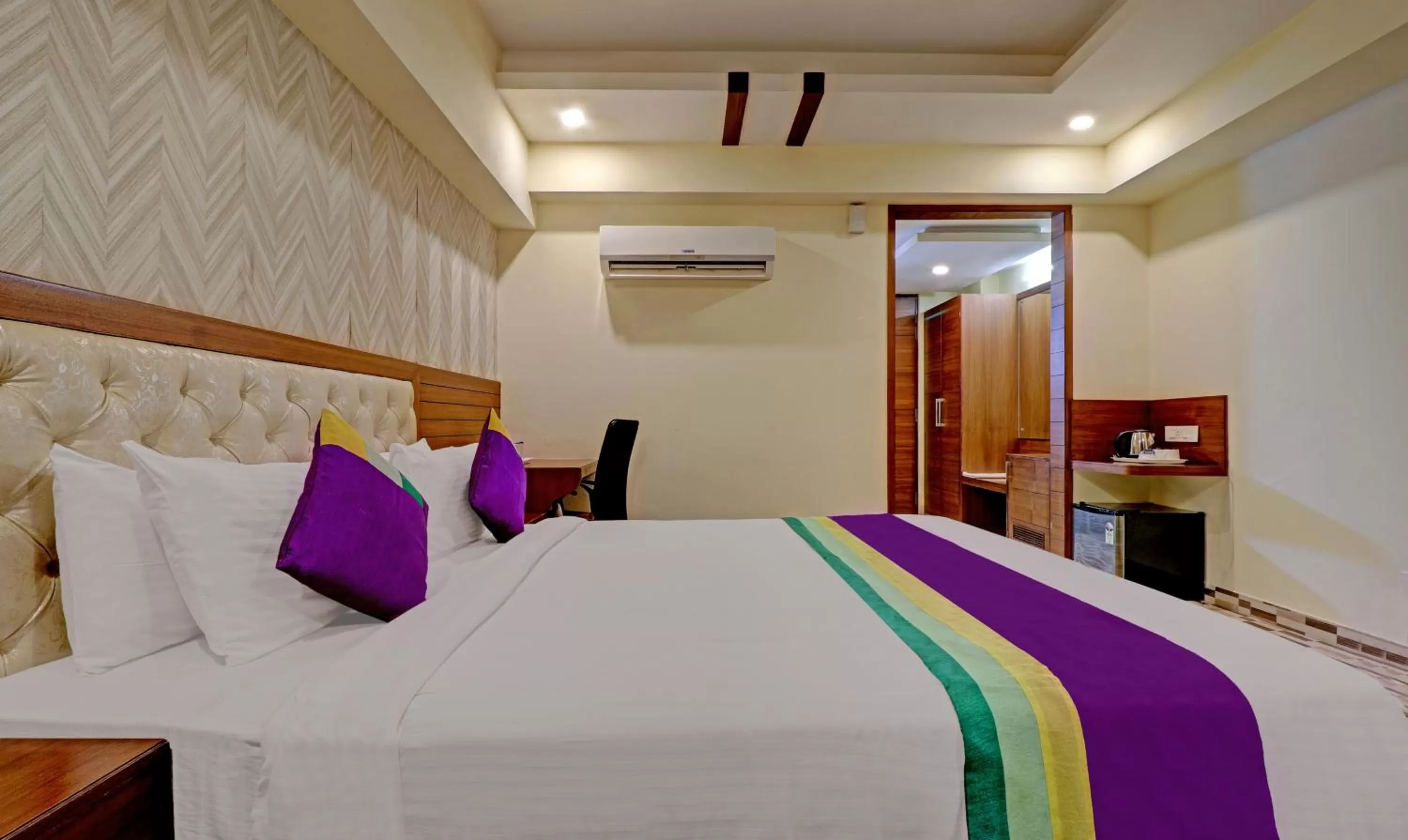 Bed in Treebo Premium Pearl Avenue Banquets And Lawn