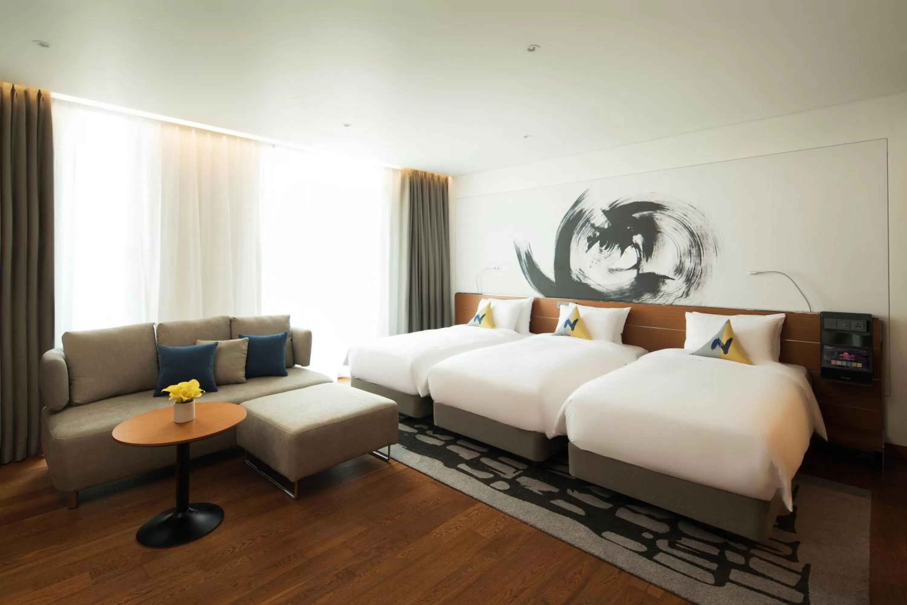 Living room, Bed in Novotel Ambassador Seoul Dongdaemun Hotels & Residences