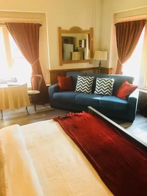 Deluxe King Suite in Hotel San Ramon Deluxe King Suite in Hotel San Ramon