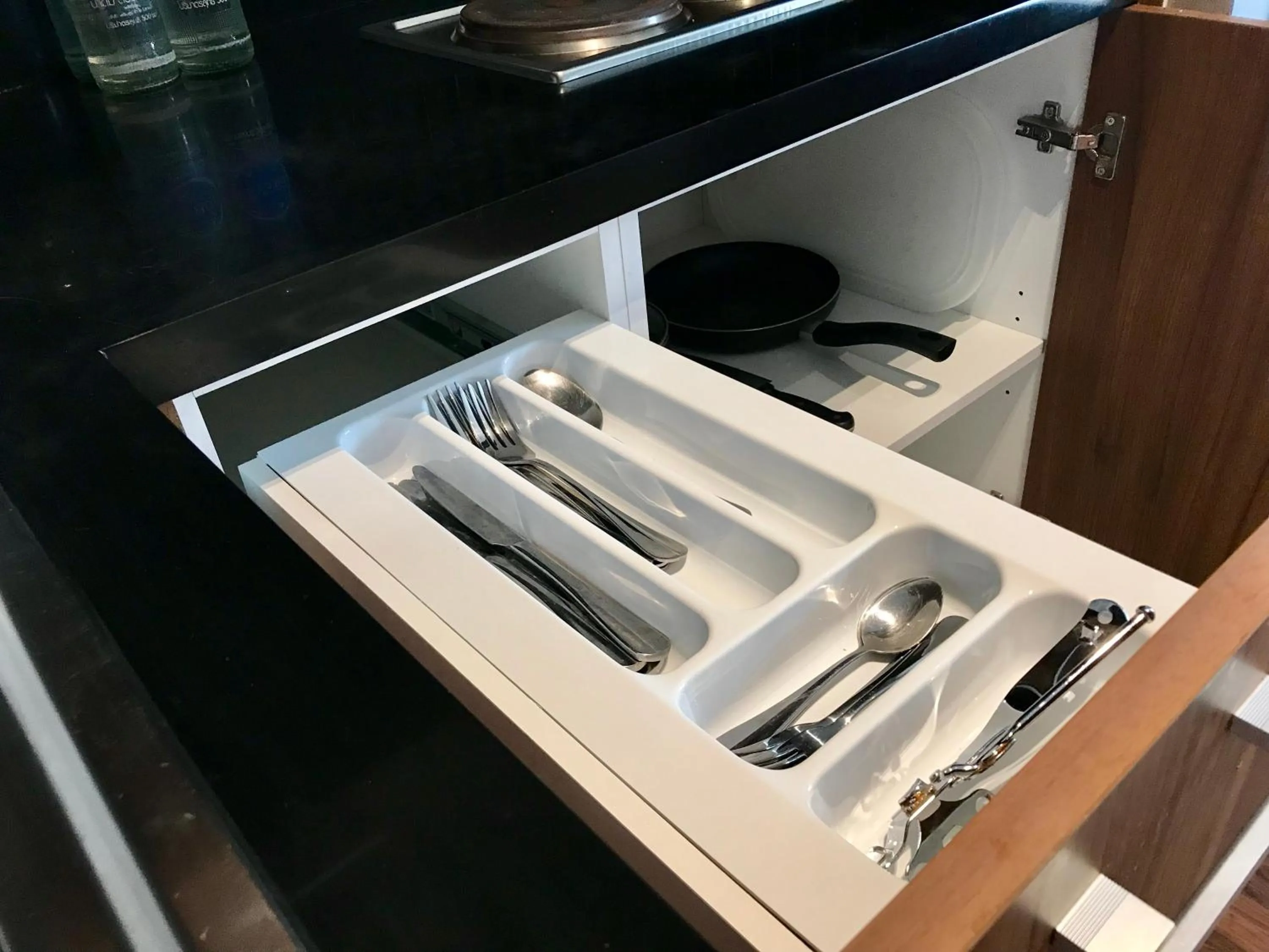 Kitchen or kitchenette in Amp Am House Bangkok Hotel