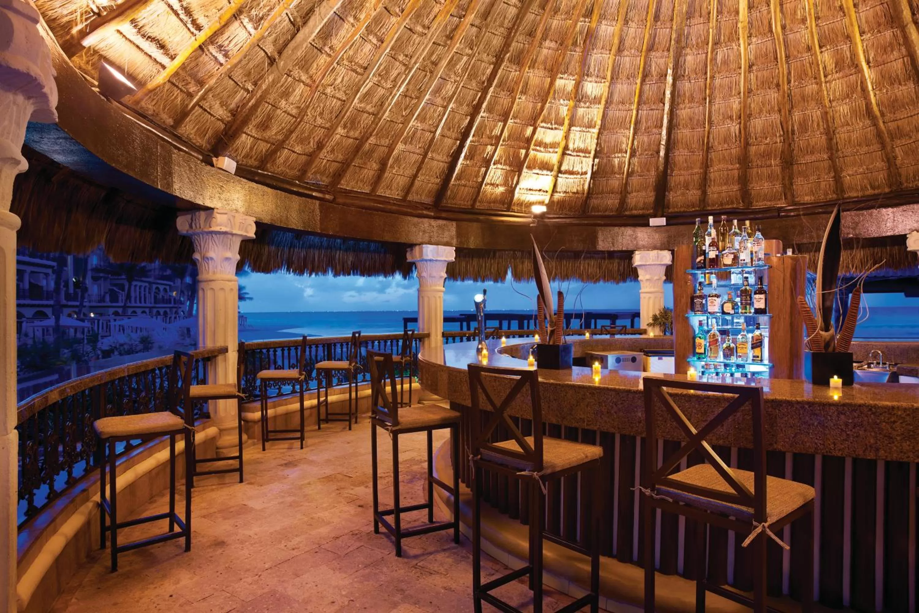 Lounge or bar in Wyndham Alltra Playa del Carmen Adults Only All Inclusive