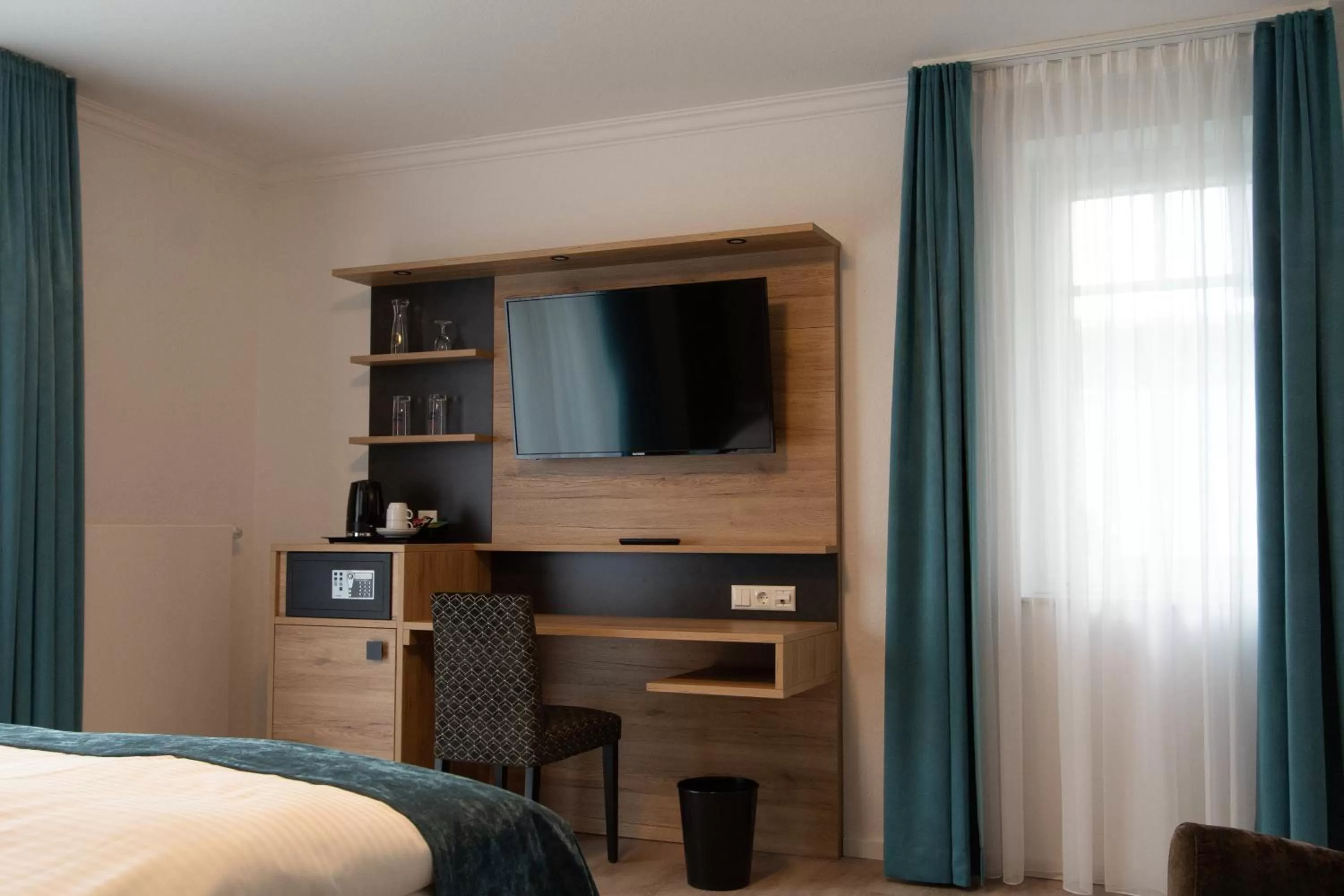 Photo of the whole room, Bed in Central Hotel Wagenfeld