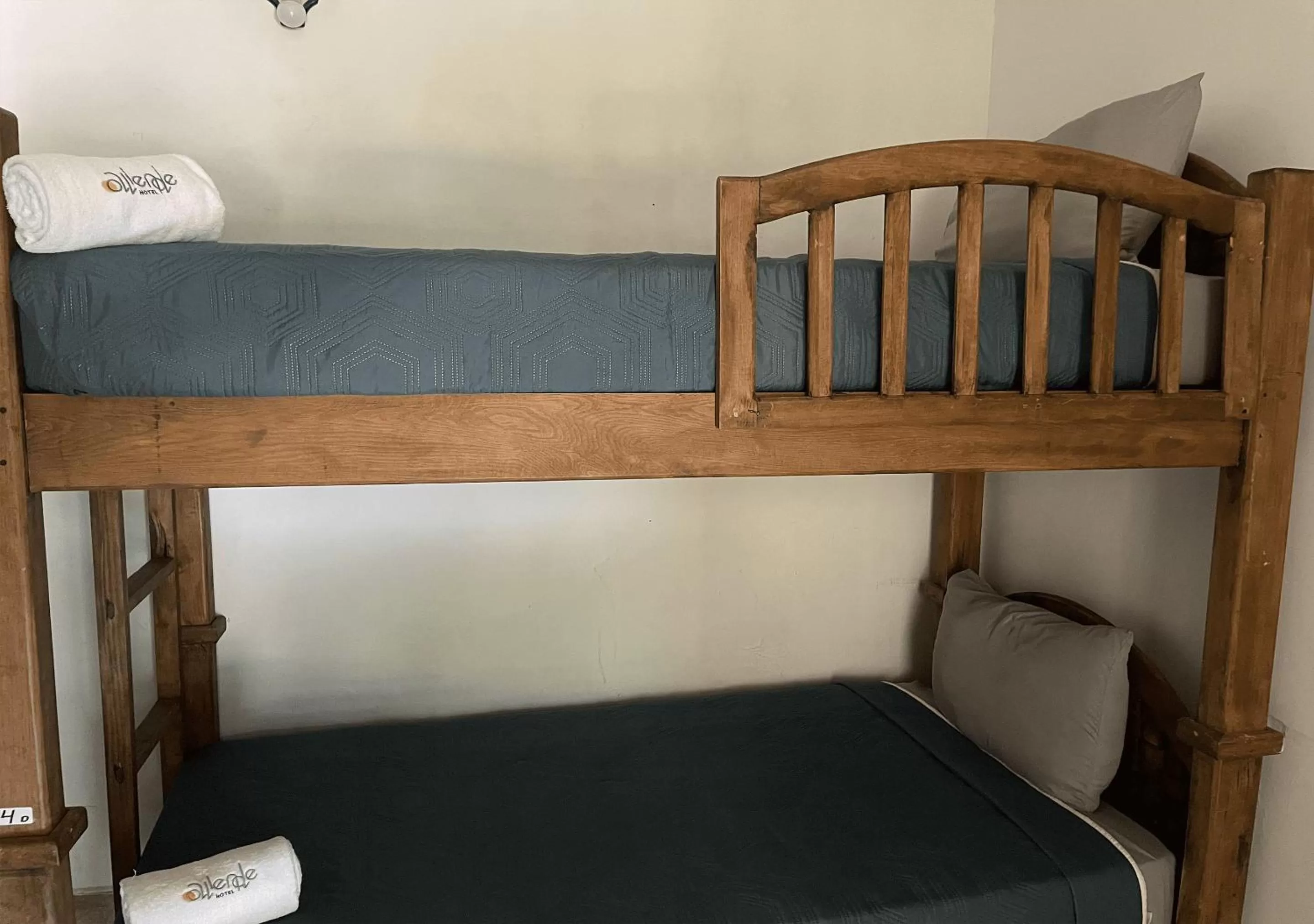 Bed in 4-Bed Mixed Dormitory Room in Hotel Allende Morelia