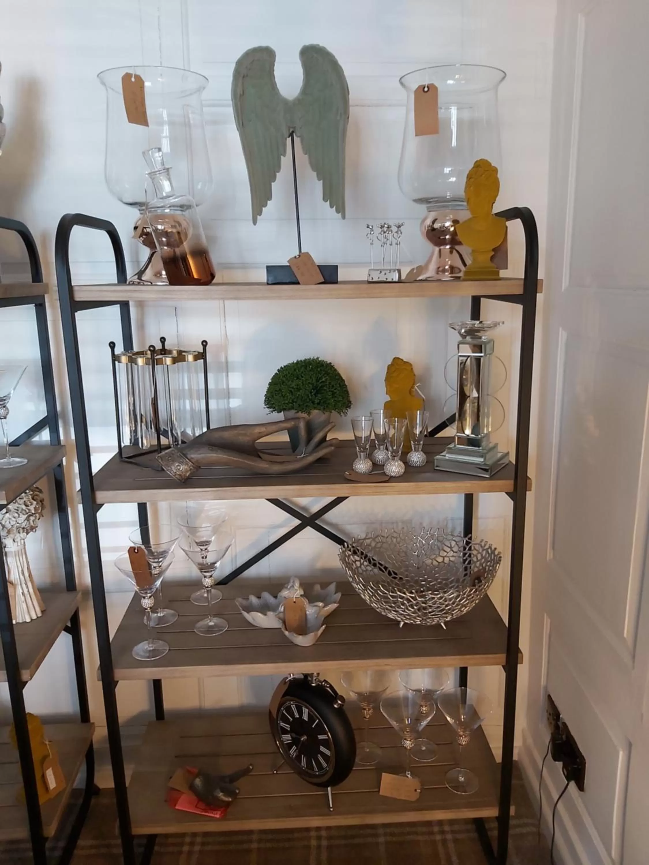 Decorative detail in B&Bat no3