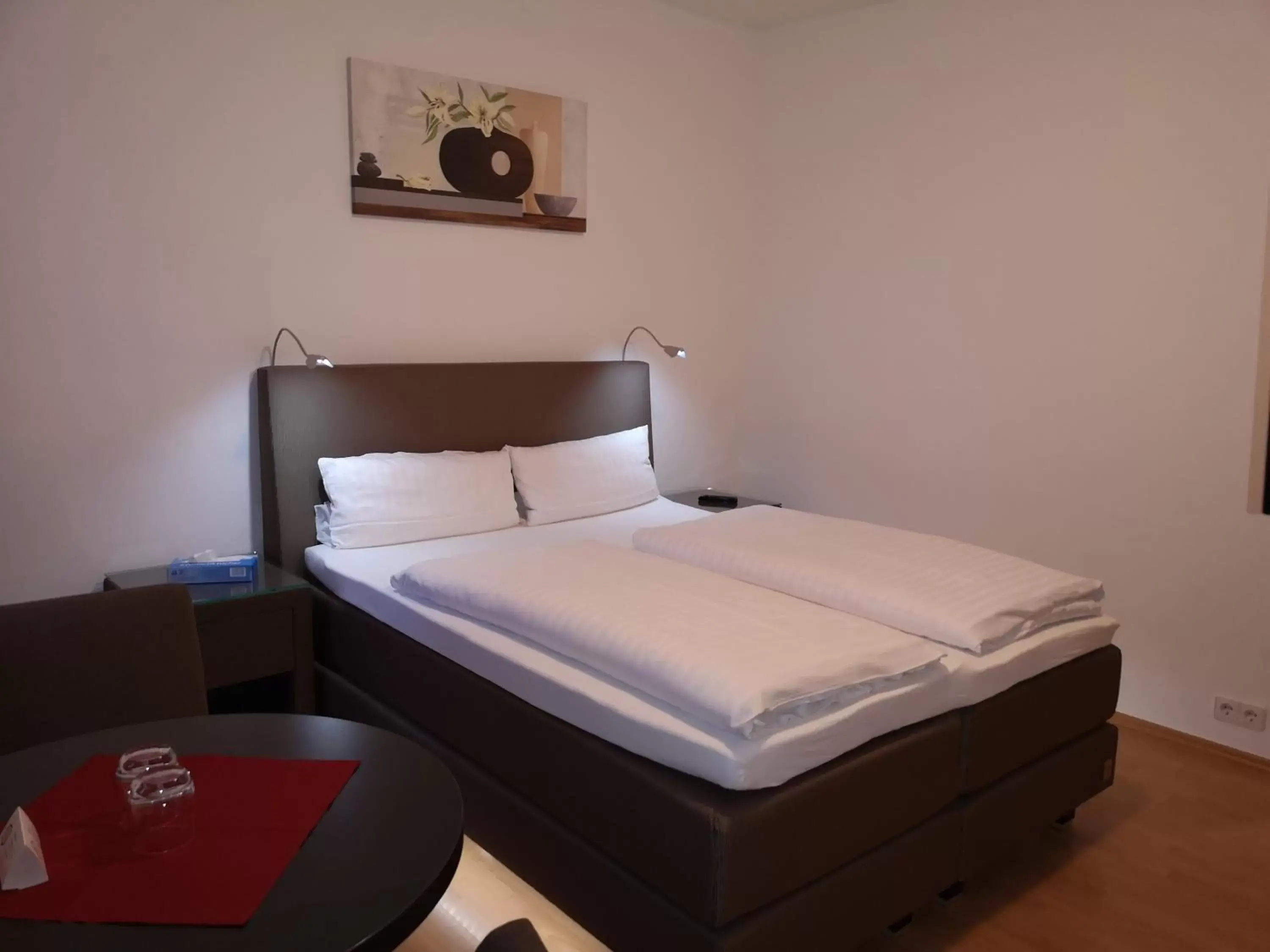 Standard Double Room in Tuniberg Restaurant Hotel Standard Double Room in Tuniberg Restaurant Hotel