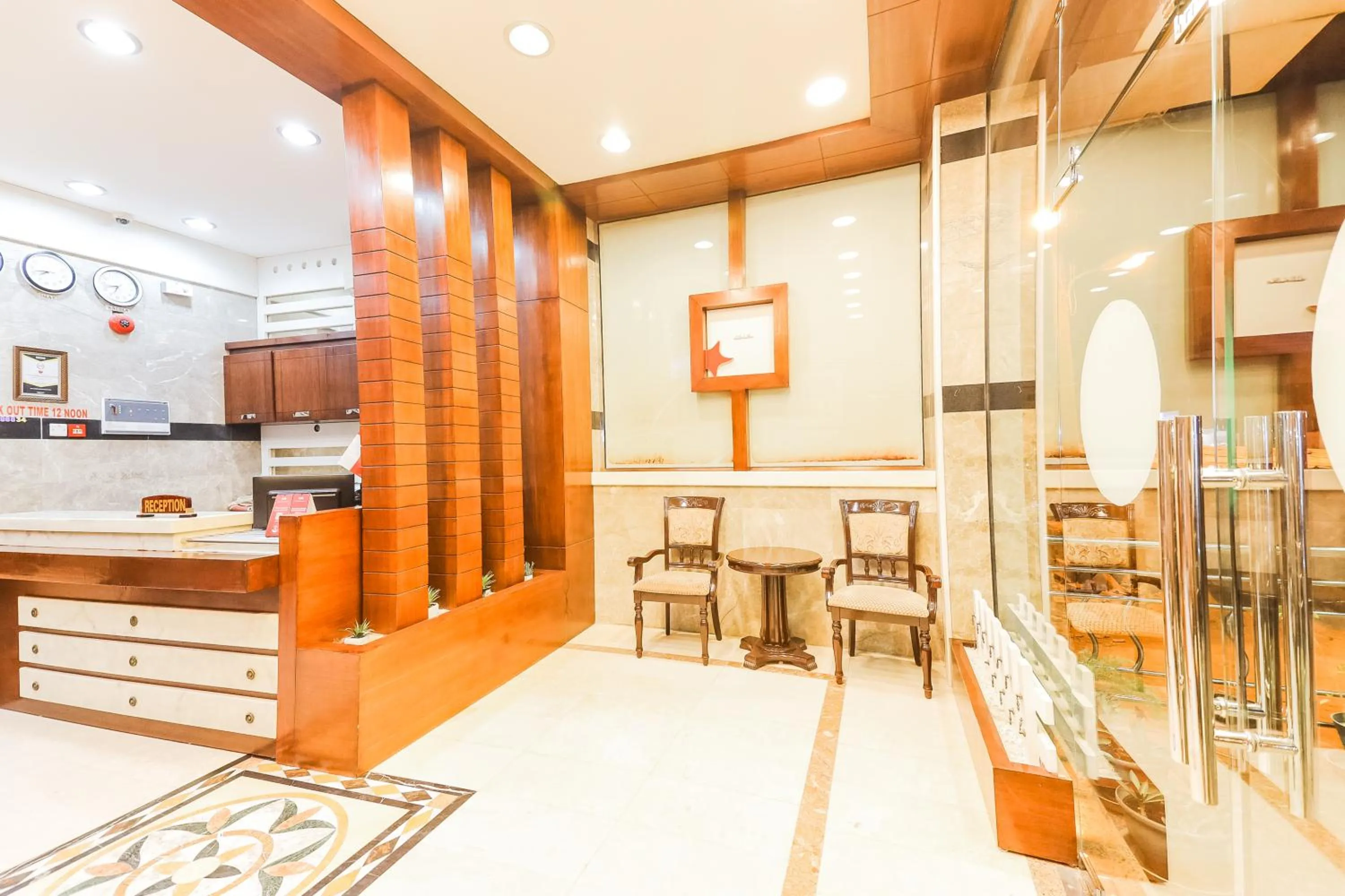Lobby or reception, Restaurant/Places to Eat in Star Emirates Furnished Apartment