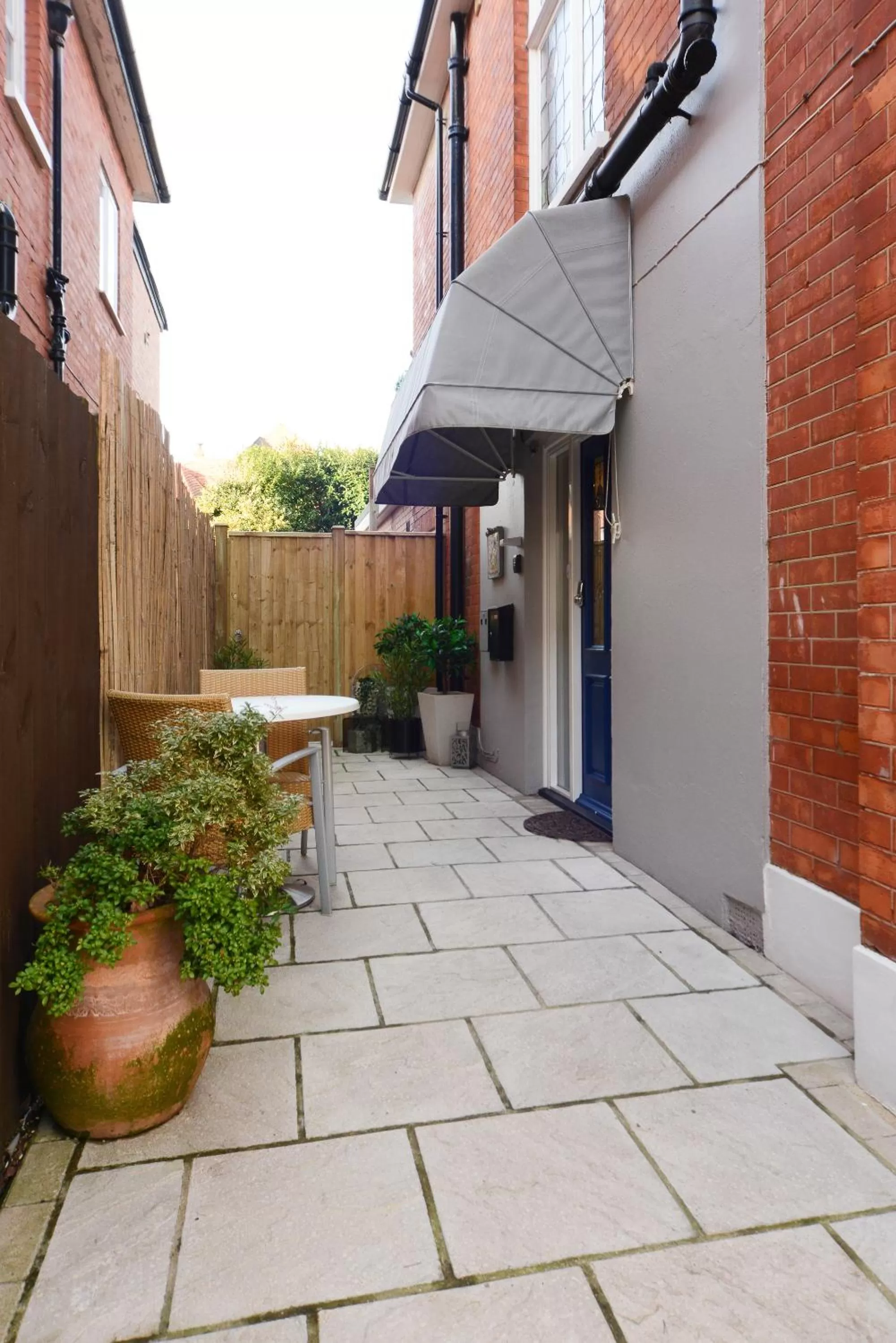 Facade/entrance in Mory House