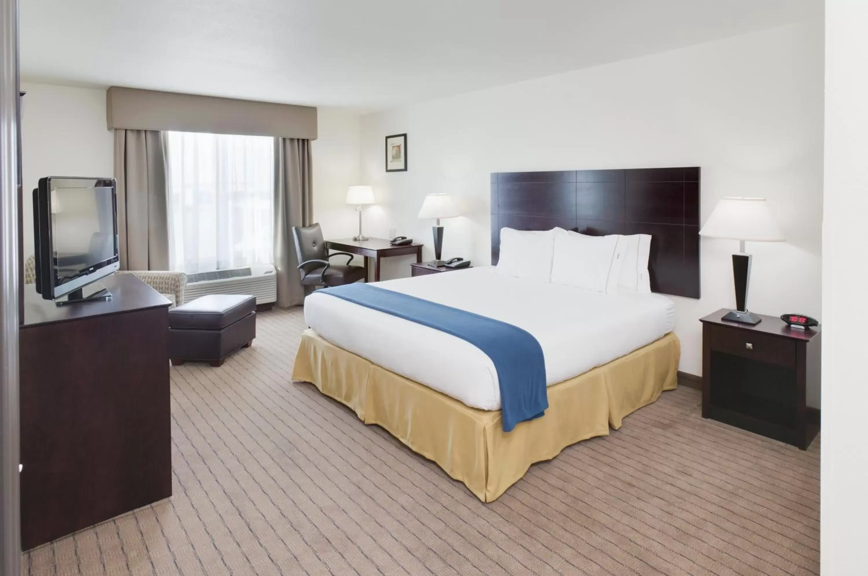 Queen Suite in Holiday Inn Express & Suites - Omaha I - 80 by IHG Queen Suite in Holiday Inn Express & Suites - Omaha I - 80 by IHG