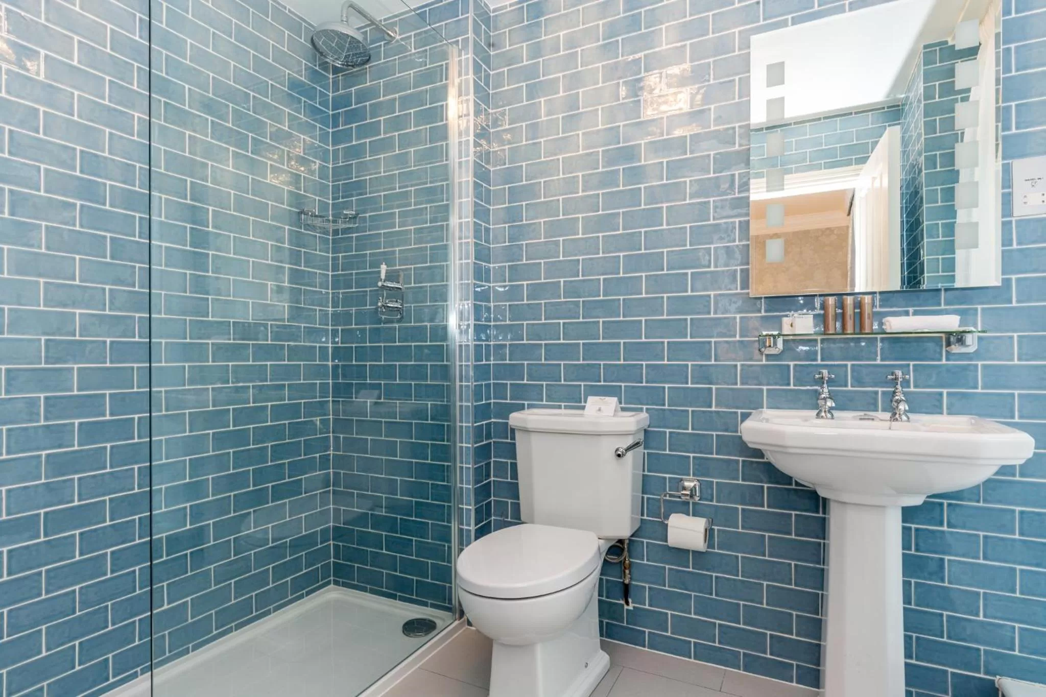 Shower in Stauntons on the Green Hotel