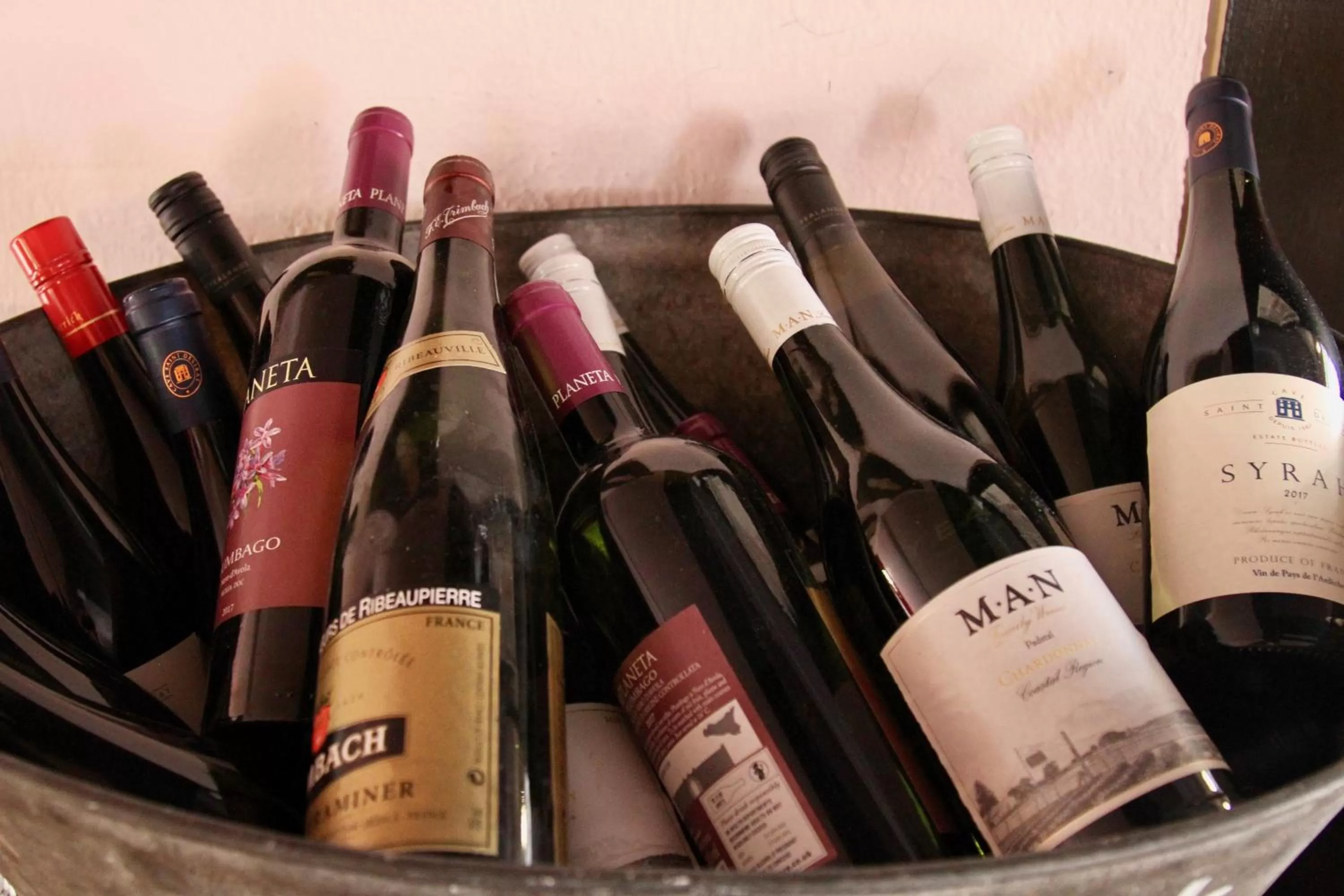 Alcoholic drinks in Chequers Inn