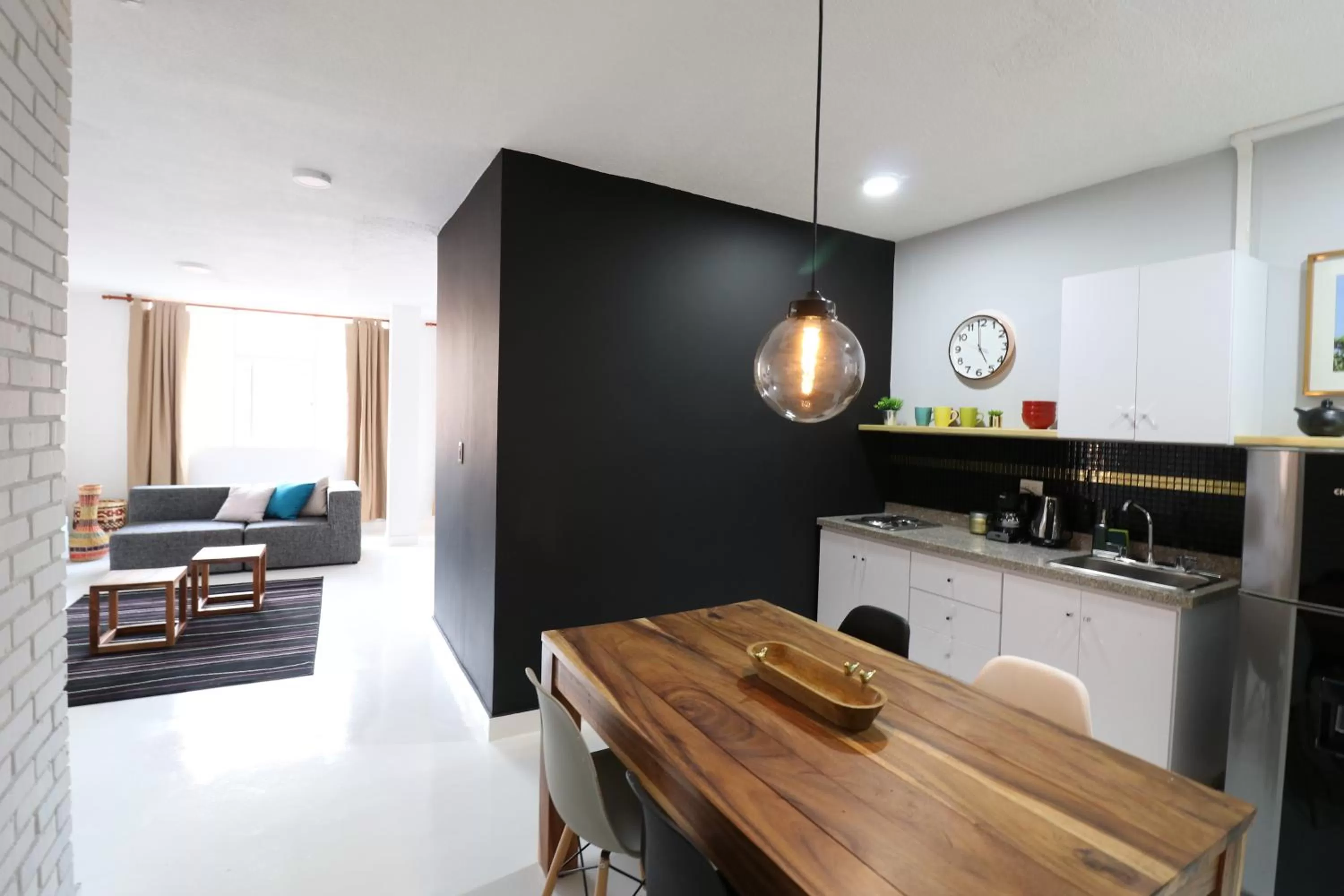 Kitchen or kitchenette, Kitchen/Kitchenette in 554 Apartments