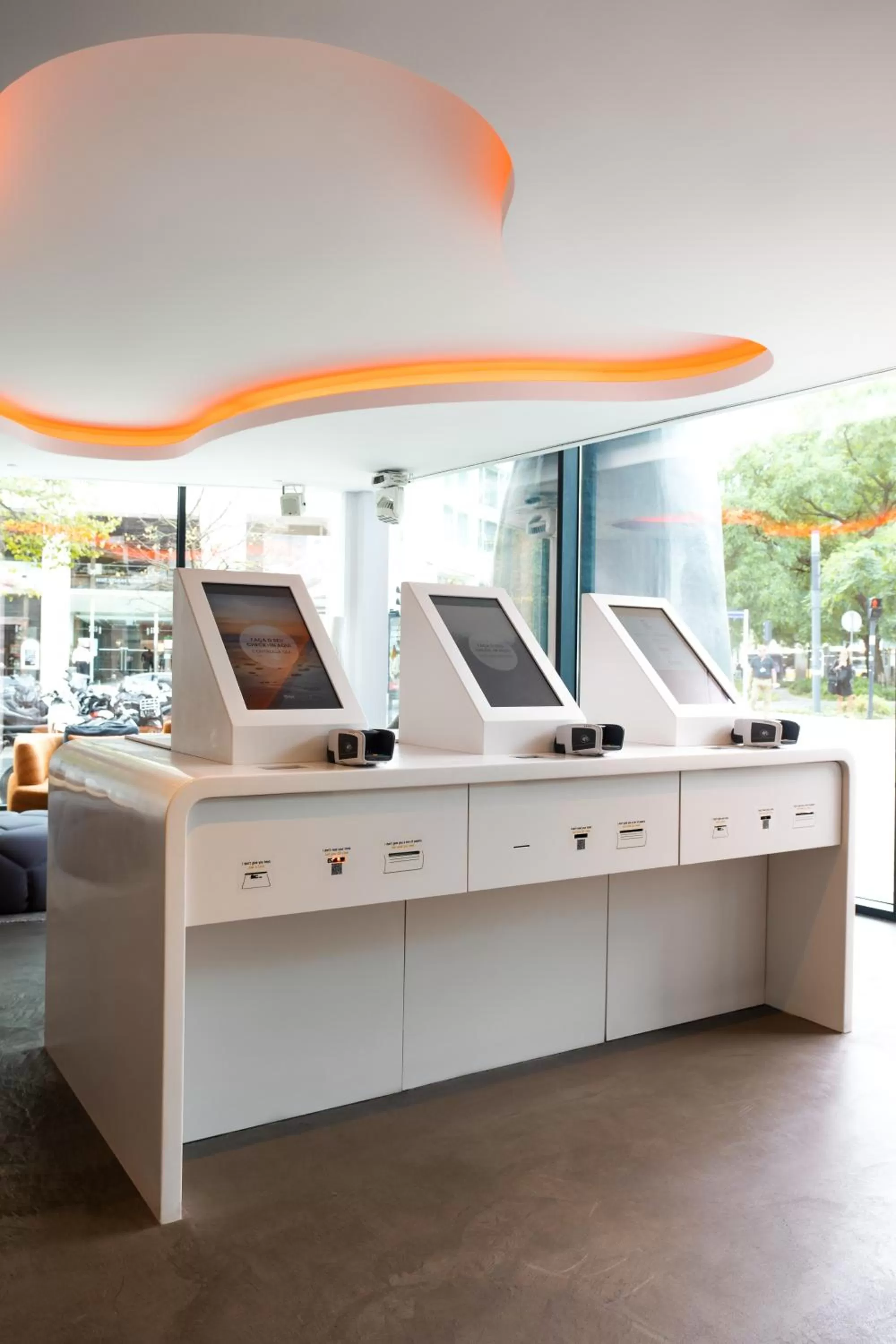 Lobby or reception in EVOLUTION Lisboa Hotel