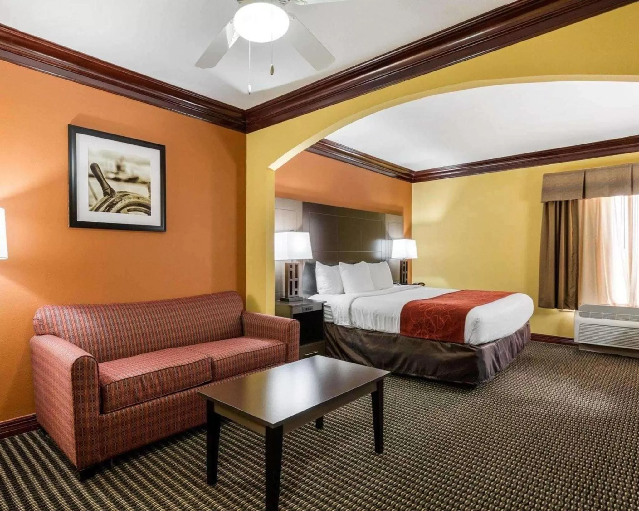 Photo of the whole room, Bed in Comfort Suites Lake Jackson Clute