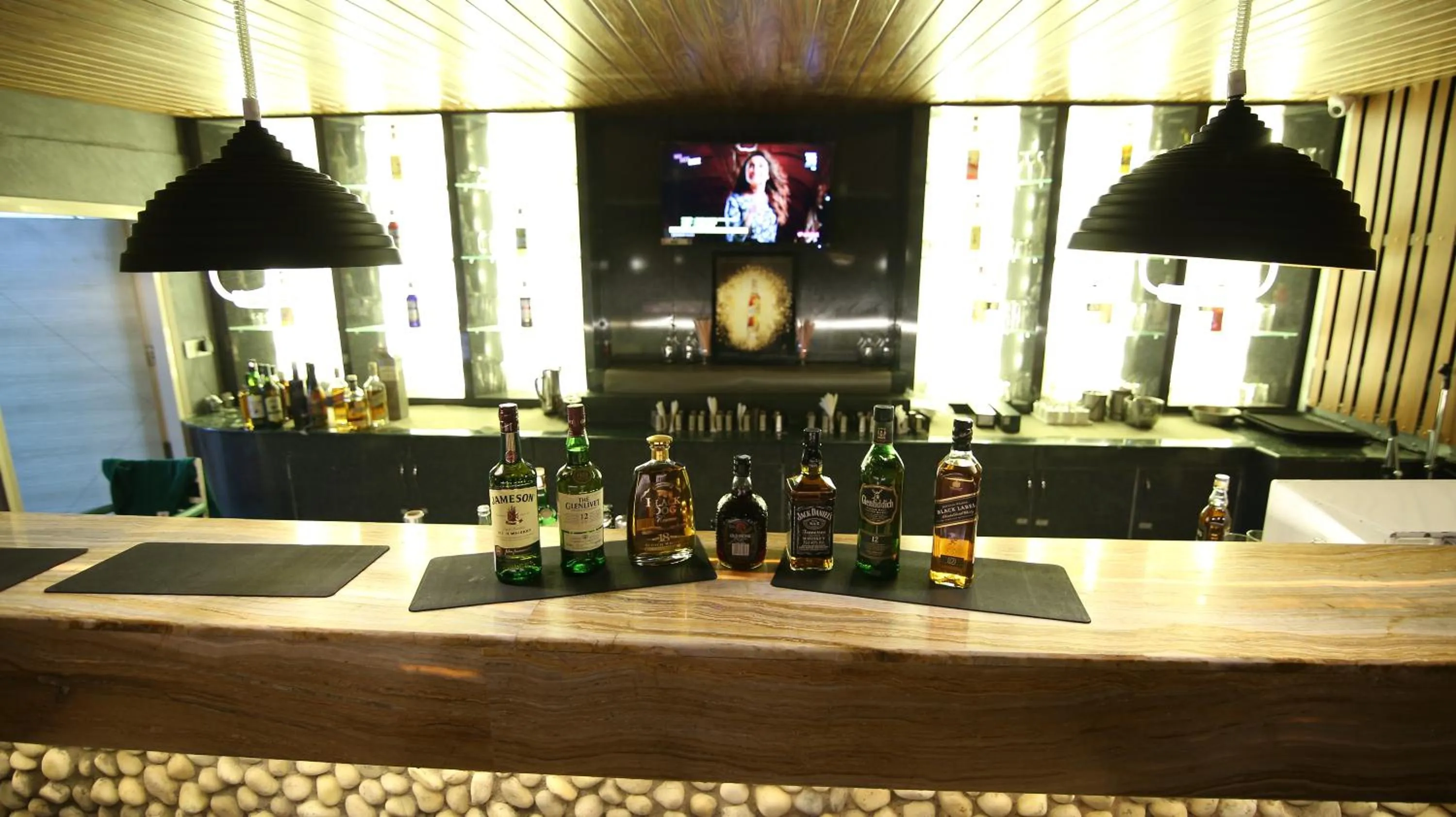 Evening entertainment in Hotel City Heart Premium