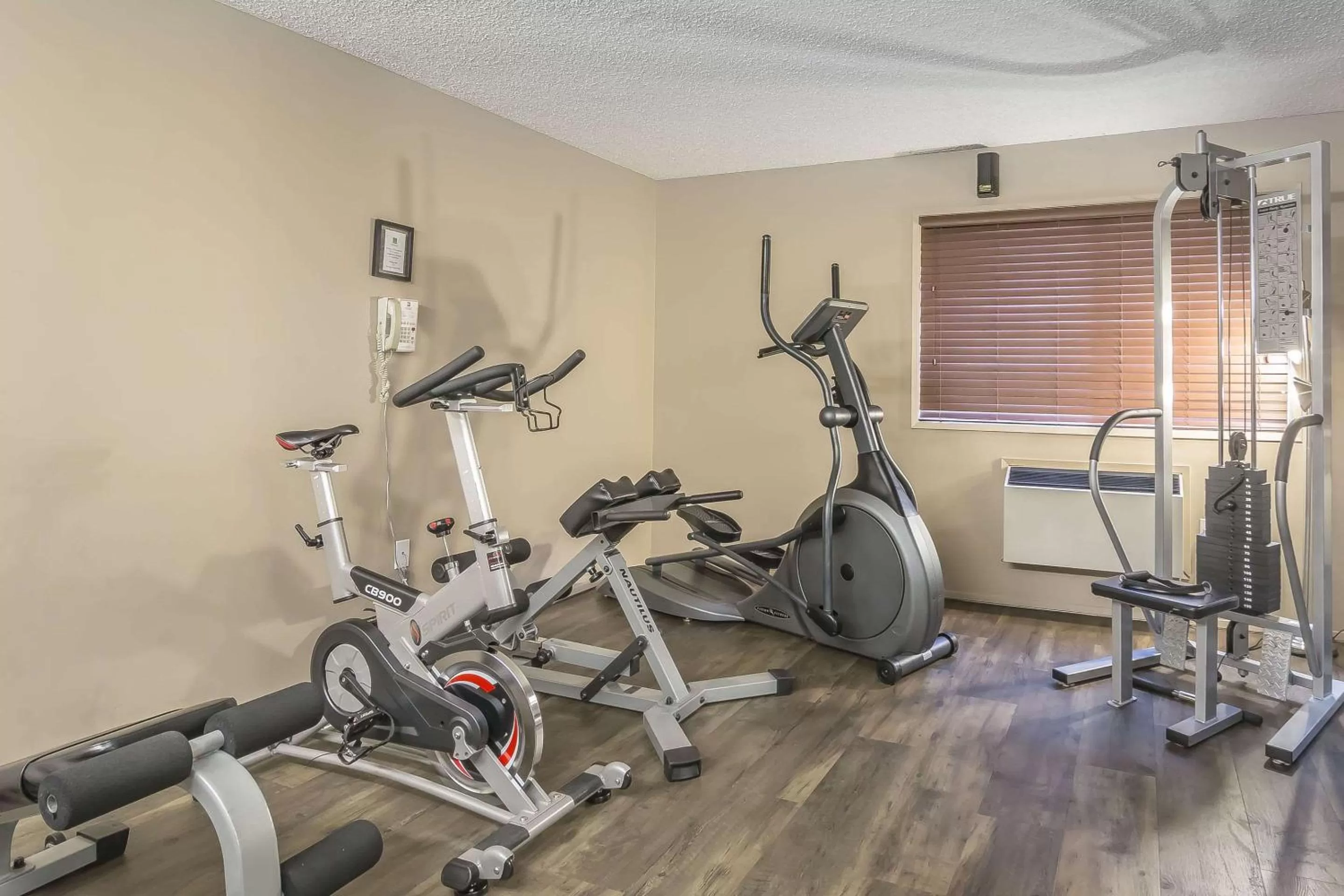 Fitness centre/facilities in Quality Inn West Edmonton