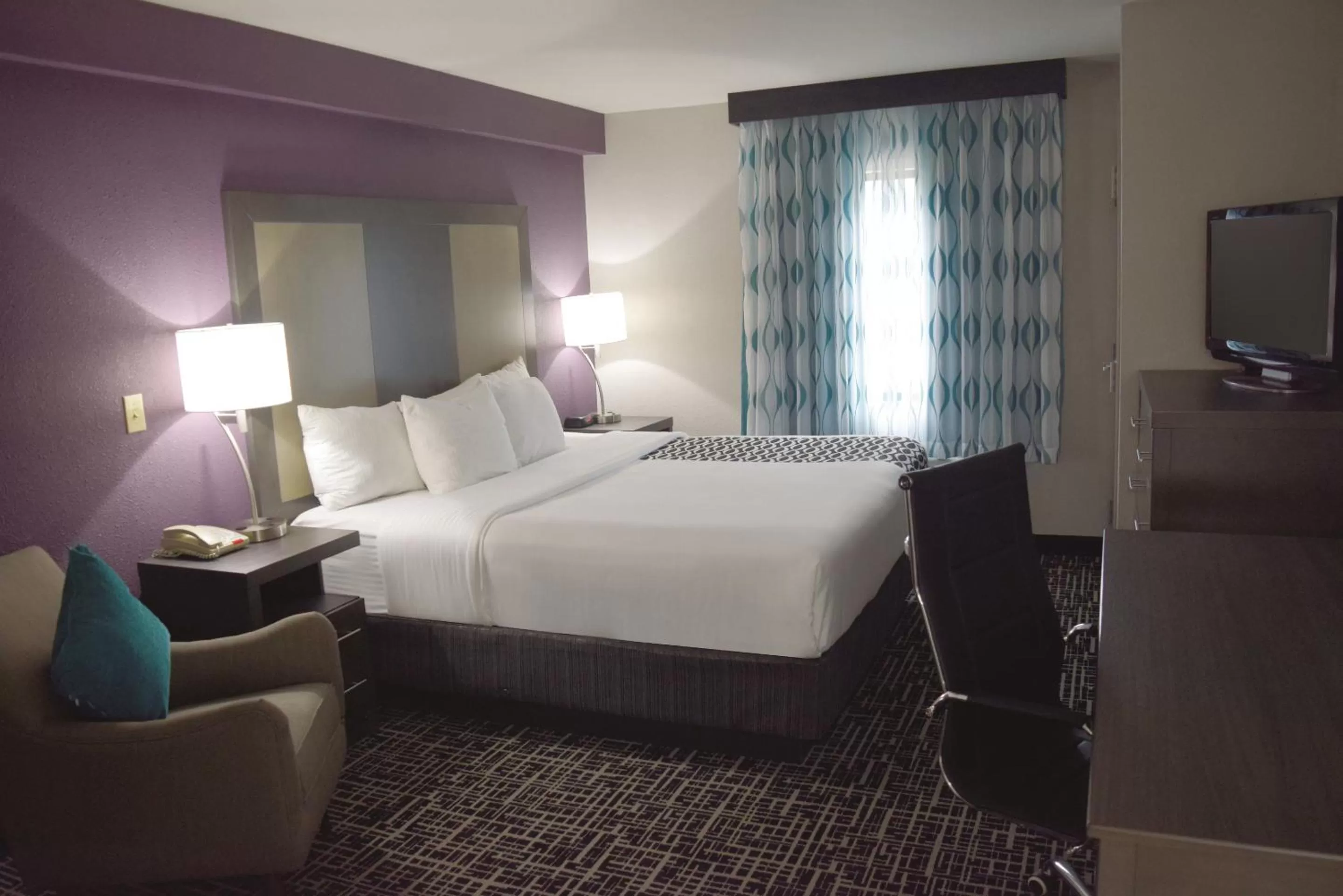 Bedroom, Bed in La Quinta Inn by Wyndham West Long Branch NJ Shore Area