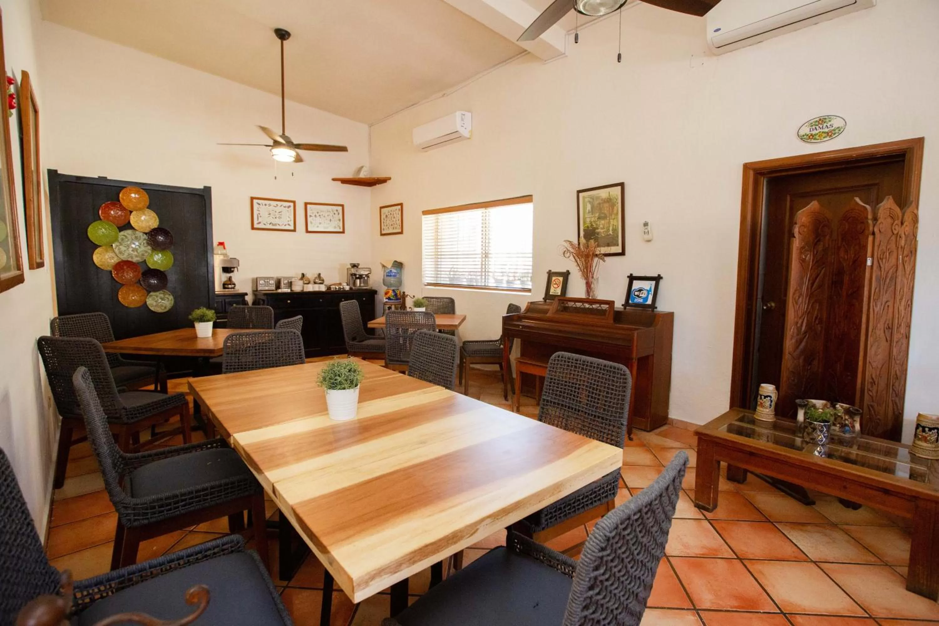 Restaurant/places to eat in Hotel Posada Terranova