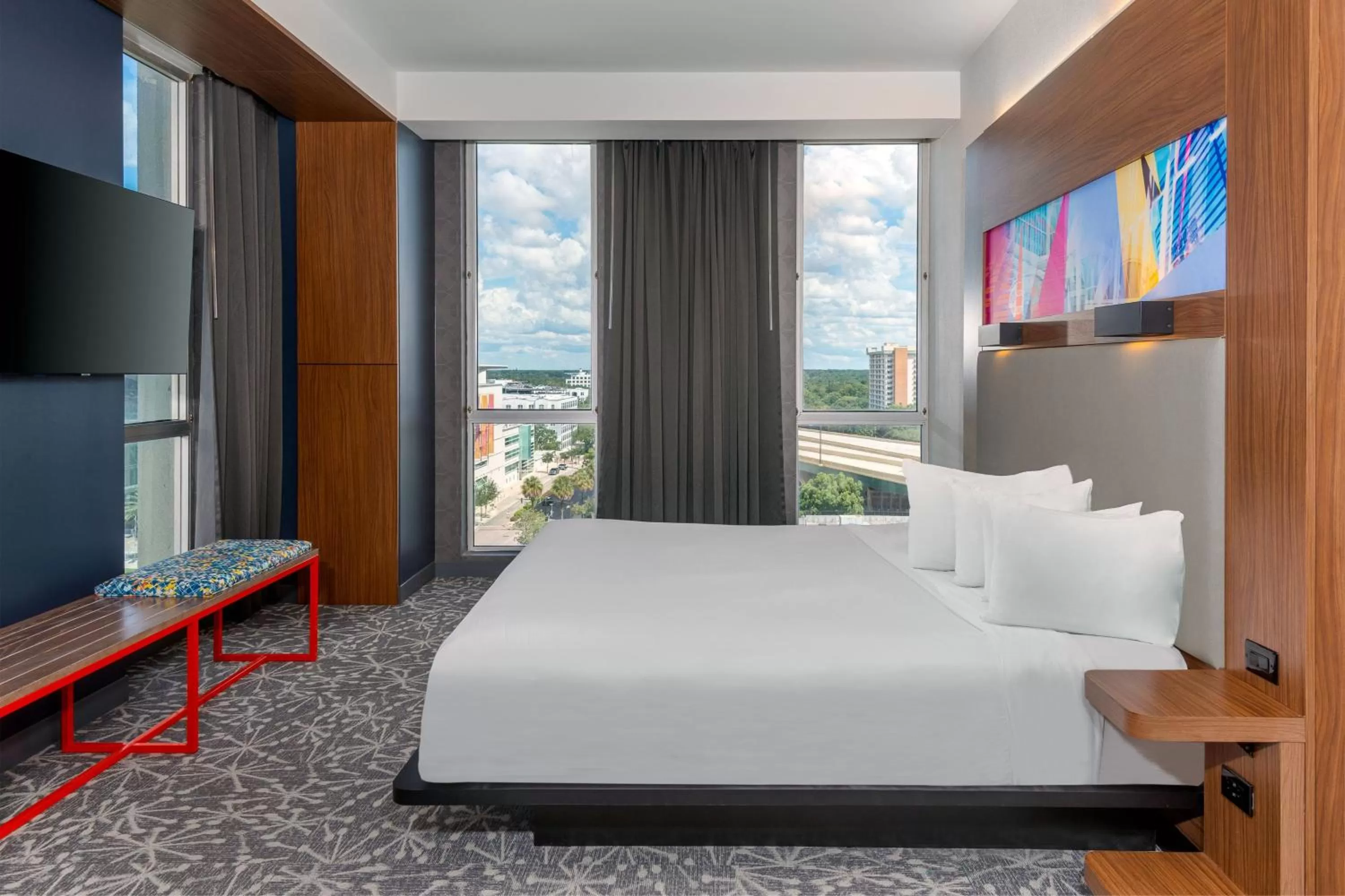 Photo of the whole room, Bed in Aloft Orlando Downtown