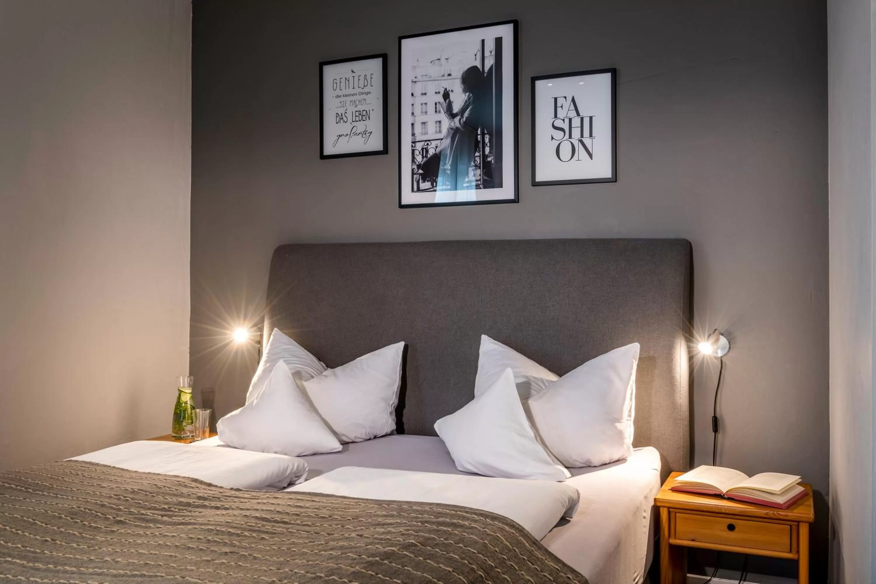 Photo of the whole room, Bed in Becksteiner Rebenhof