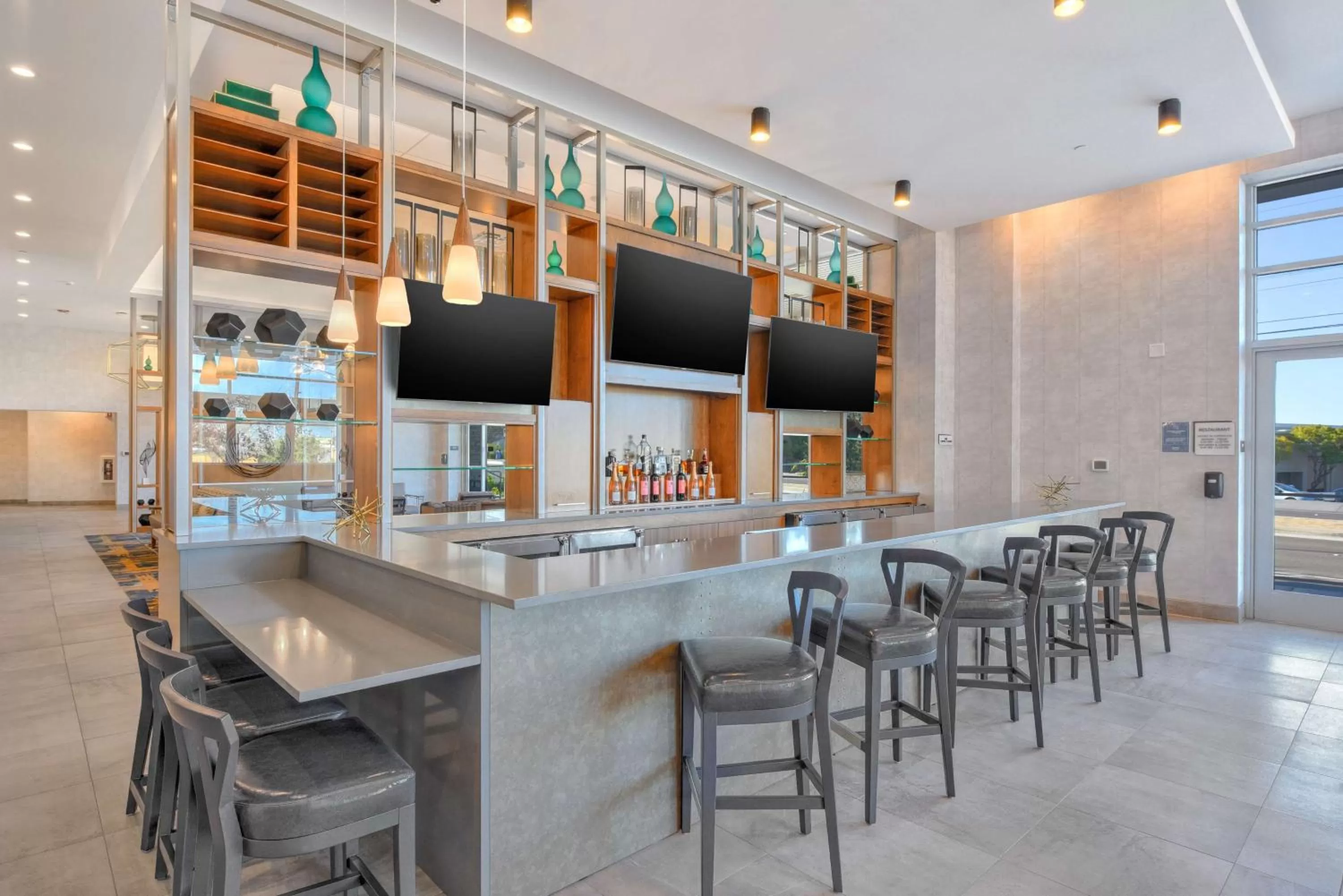 Lounge or bar in Hilton Garden Inn Fremont Milpitas