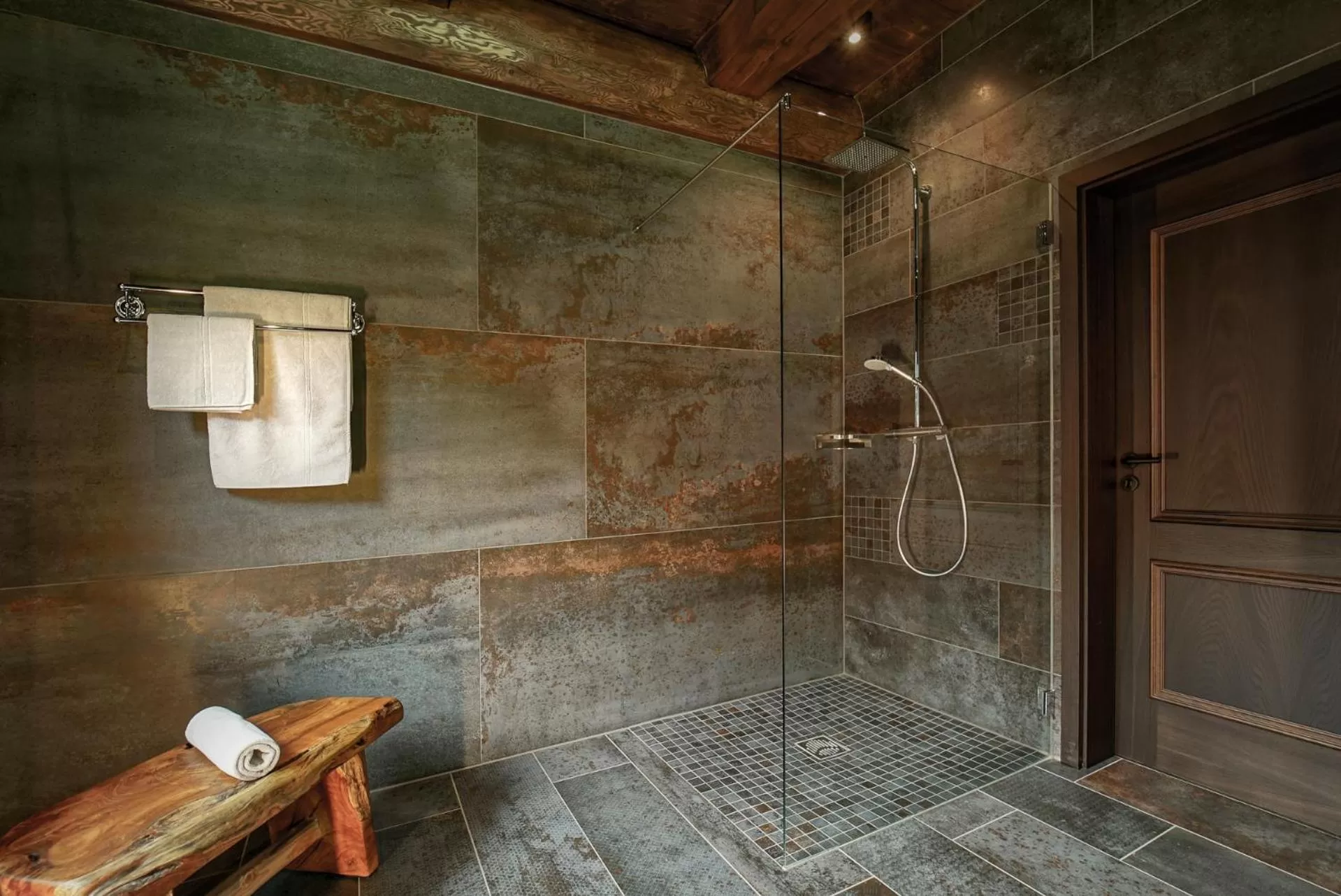 Shower in Timberjacks Siegen Motel