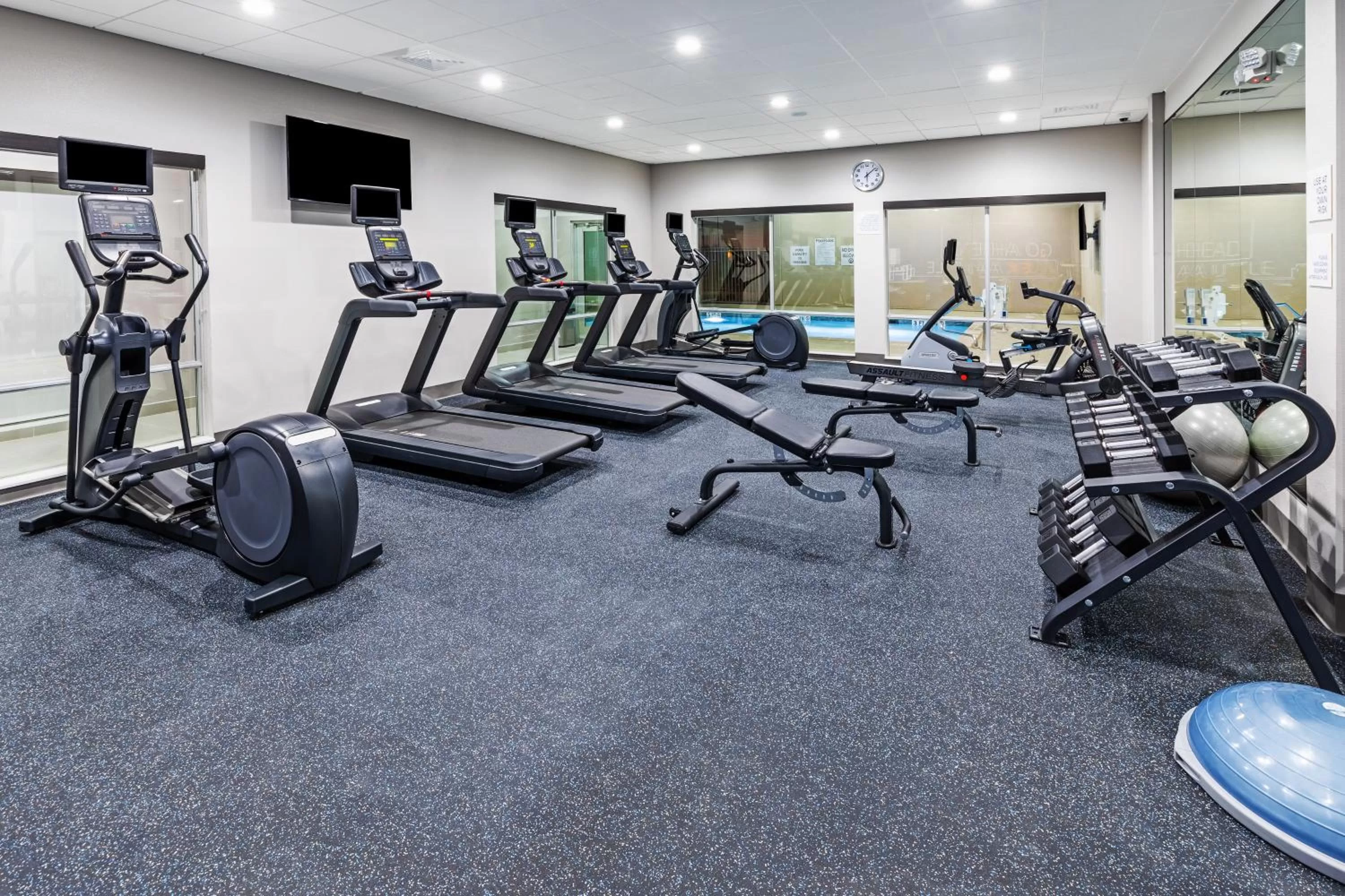 Fitness centre/facilities in Holiday Inn Express & Suites - Houston SW - Rosenberg by IHG