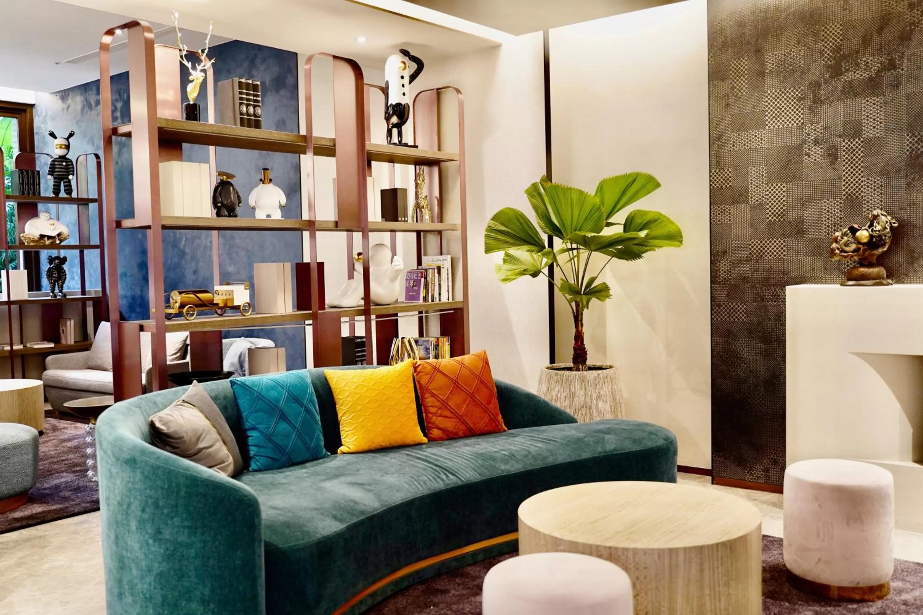 Seating area in Tenz Go Hotel