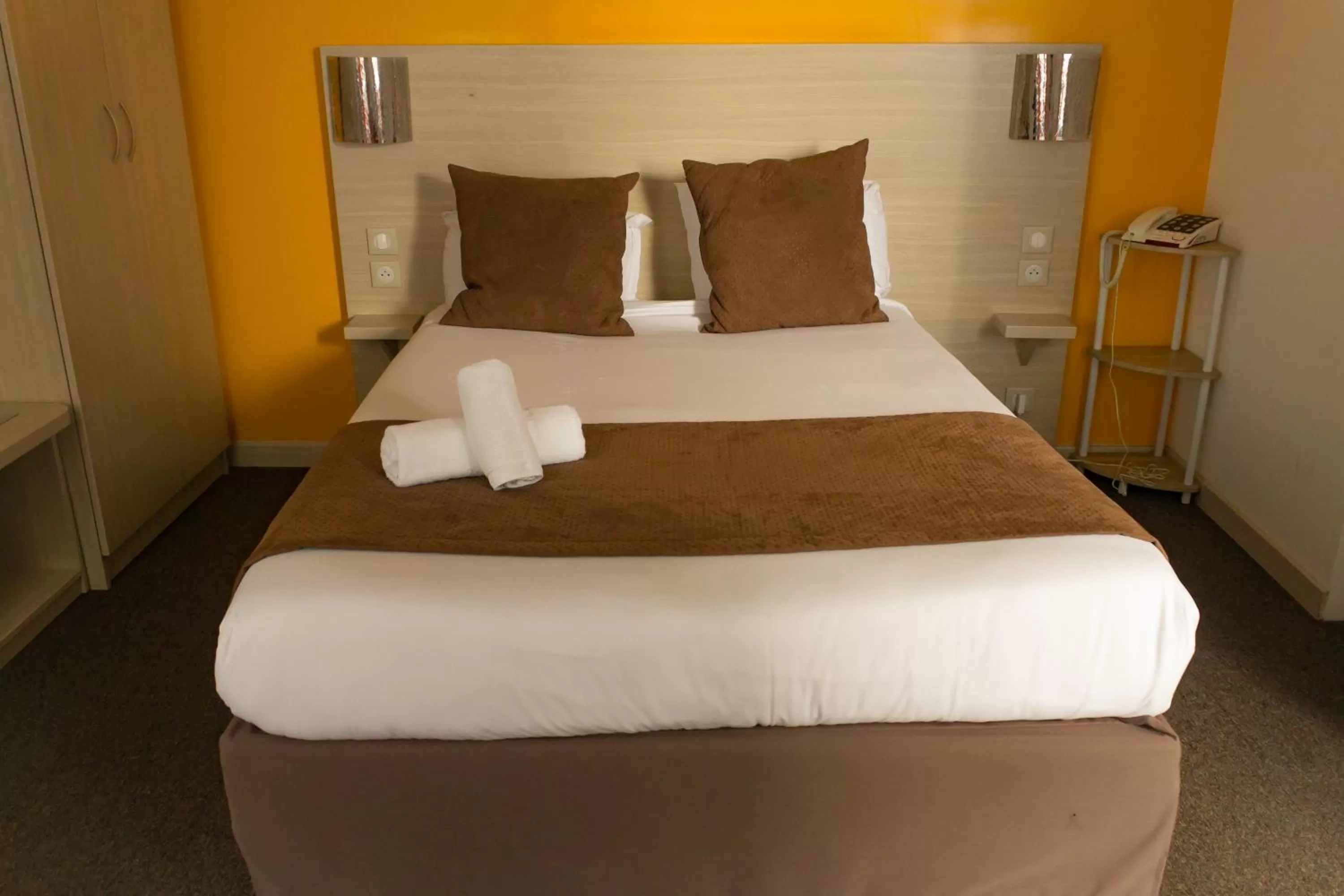 Bed in Hôtel de Paris La Défense