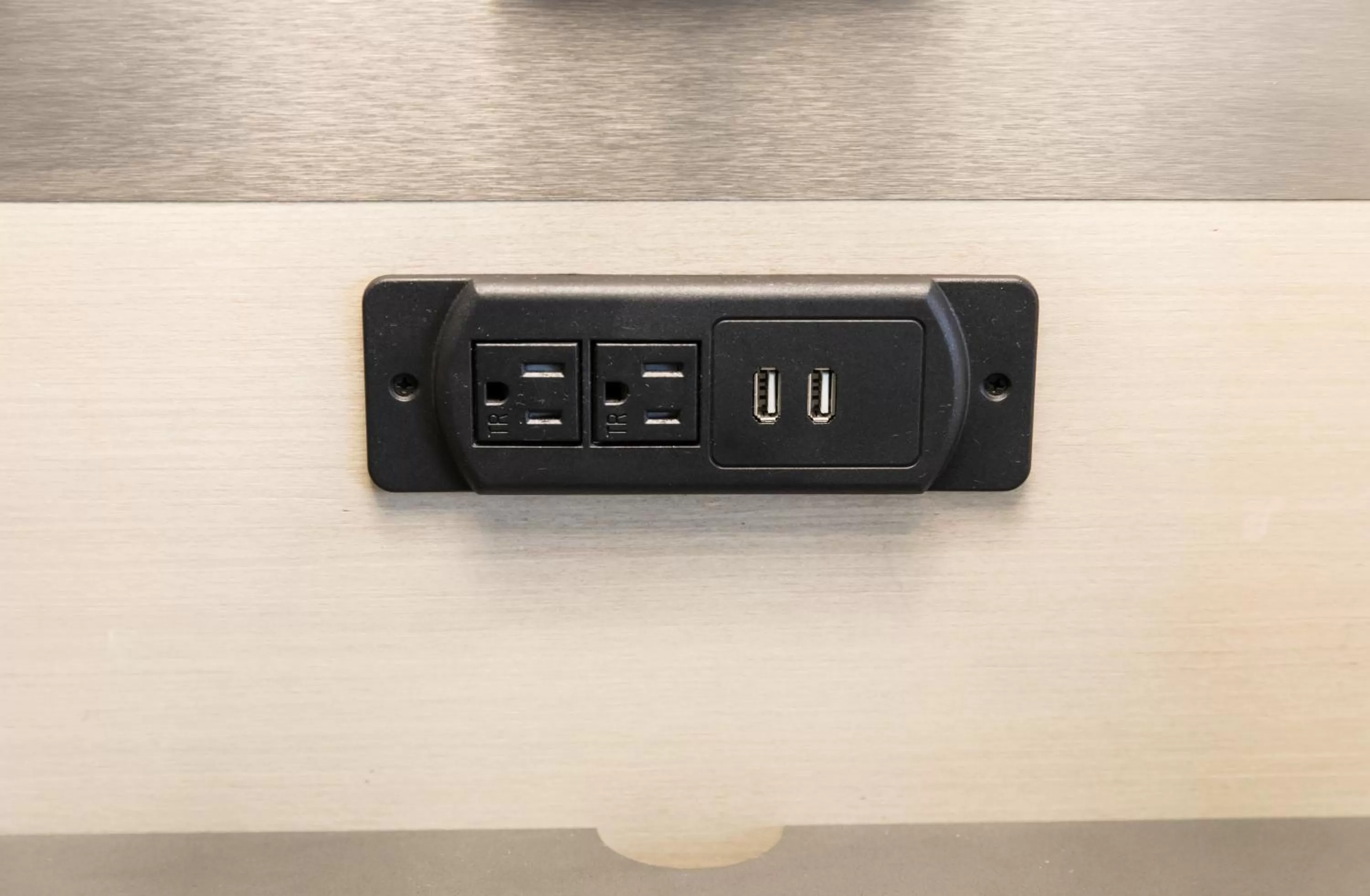 Bedroom in Days Inn by Wyndham Toronto West Mississauga