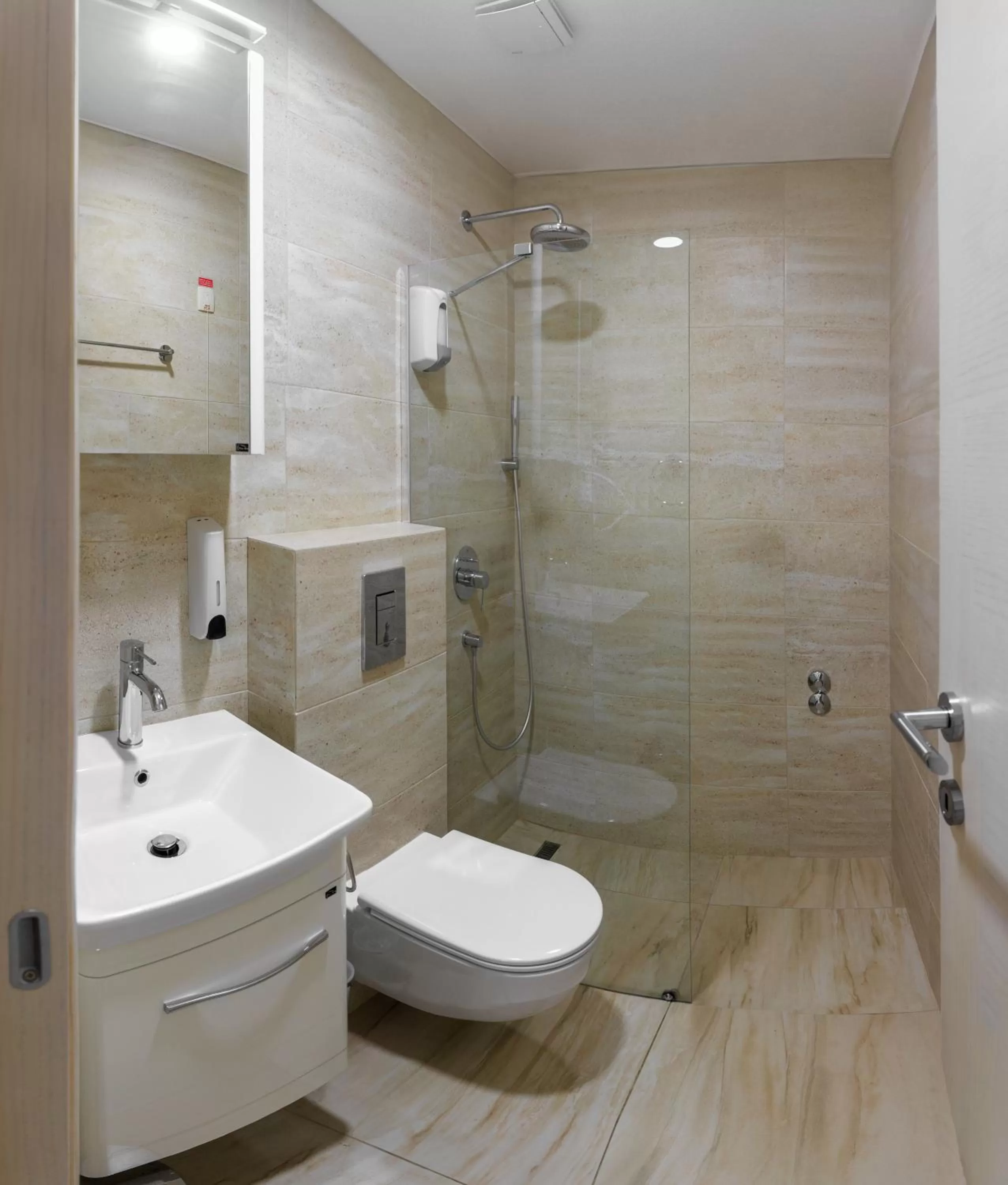 Toilet, Bathroom in Hotel Maksim