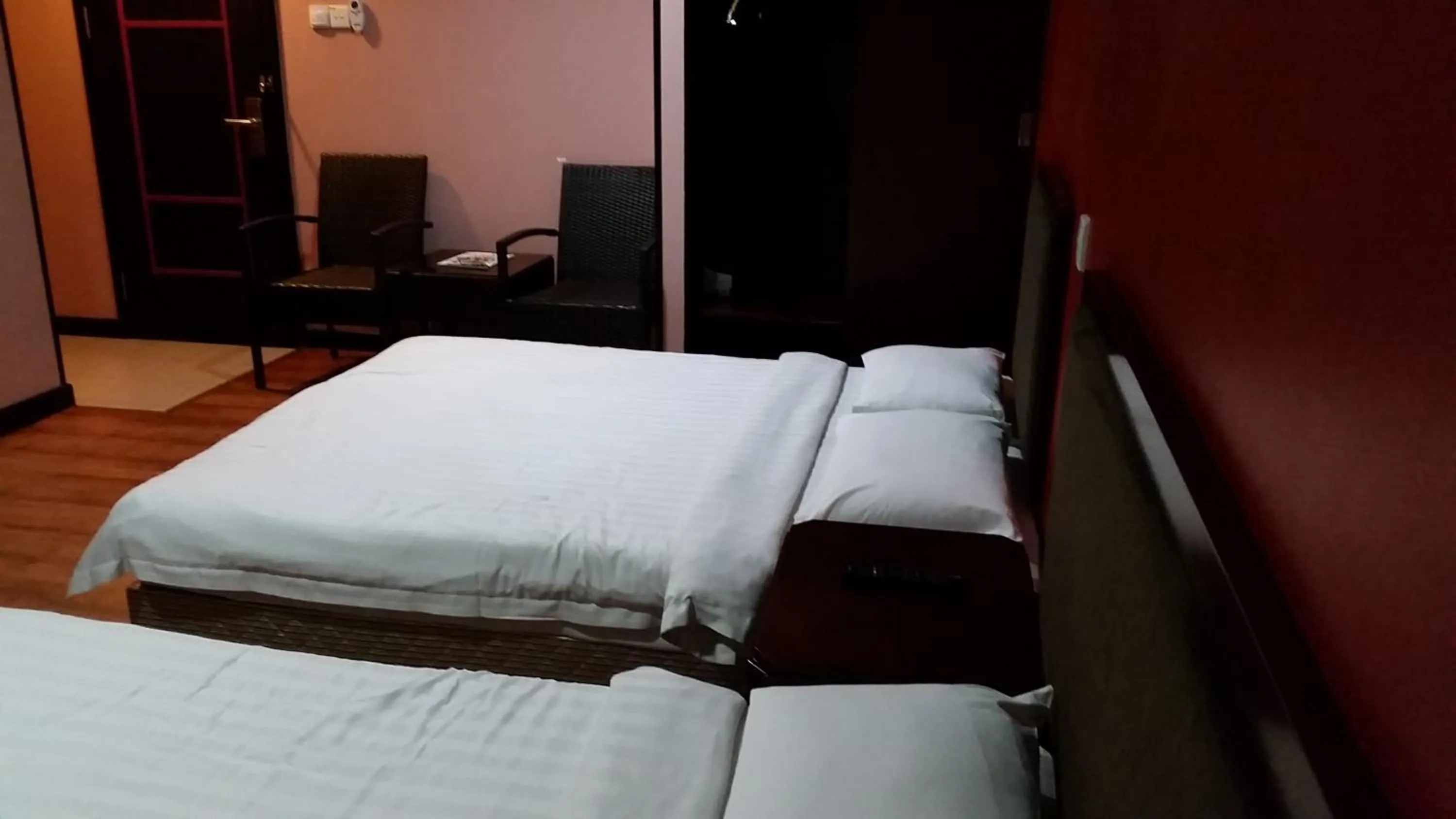 Bed in Hotel Sadong88