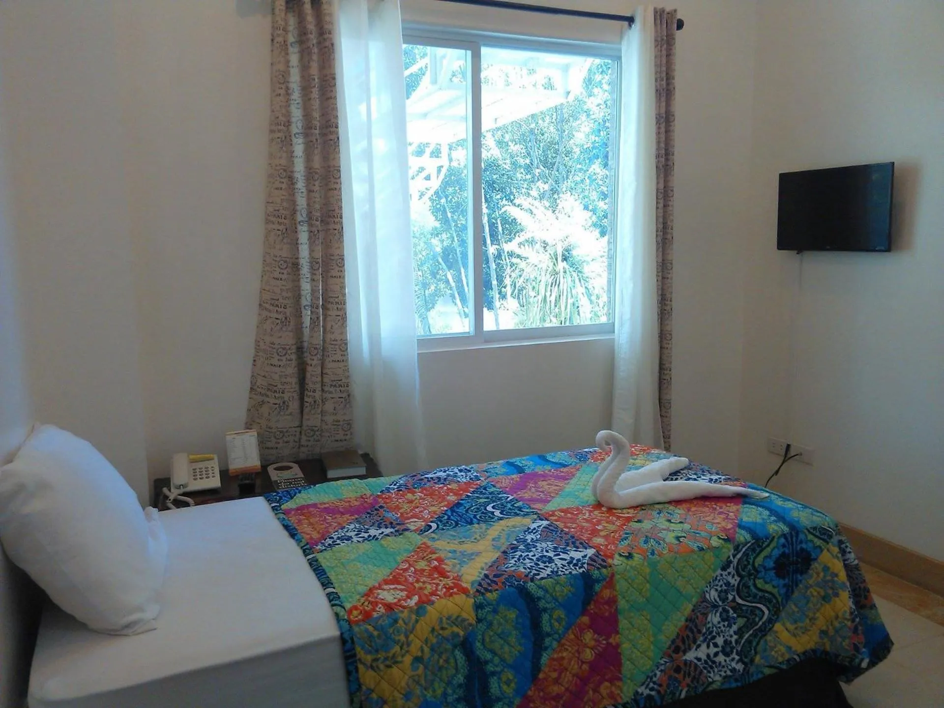 Bedroom, Bed in Villa de Sierra Vista Bay and Mountain View Inn