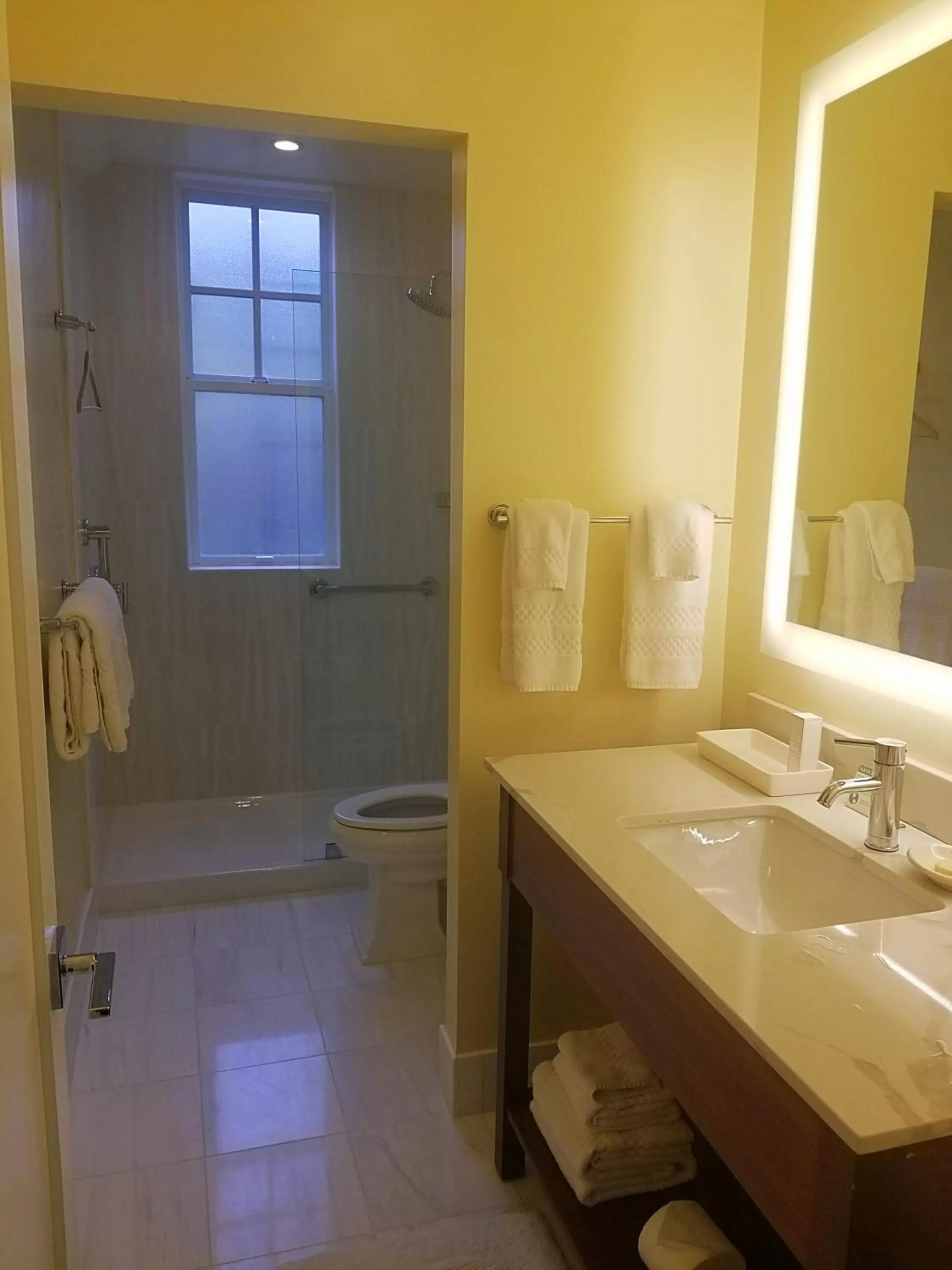 Shower in Grande Colonial La Jolla