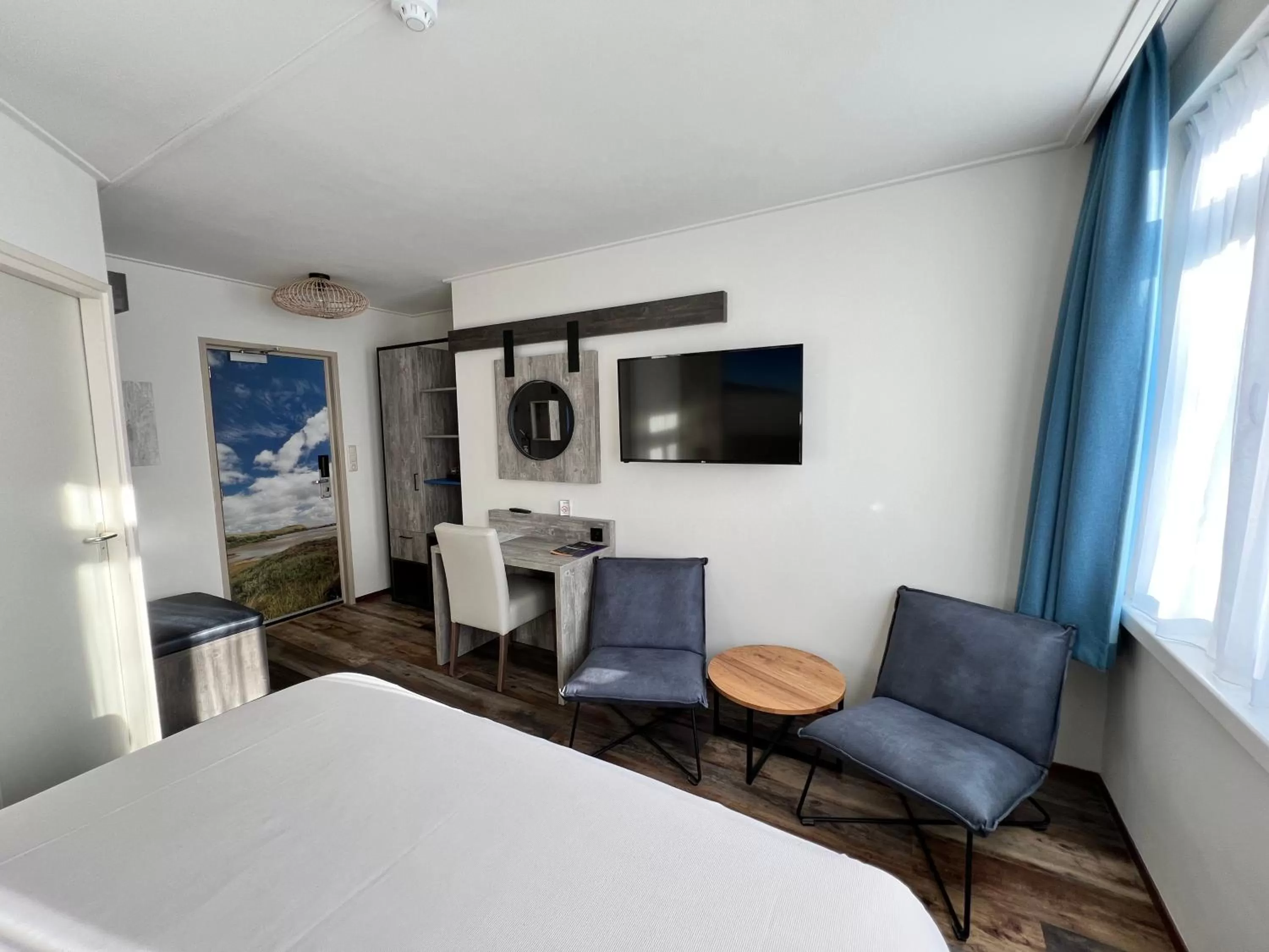 Photo of the whole room, Bed in Hotel Nap