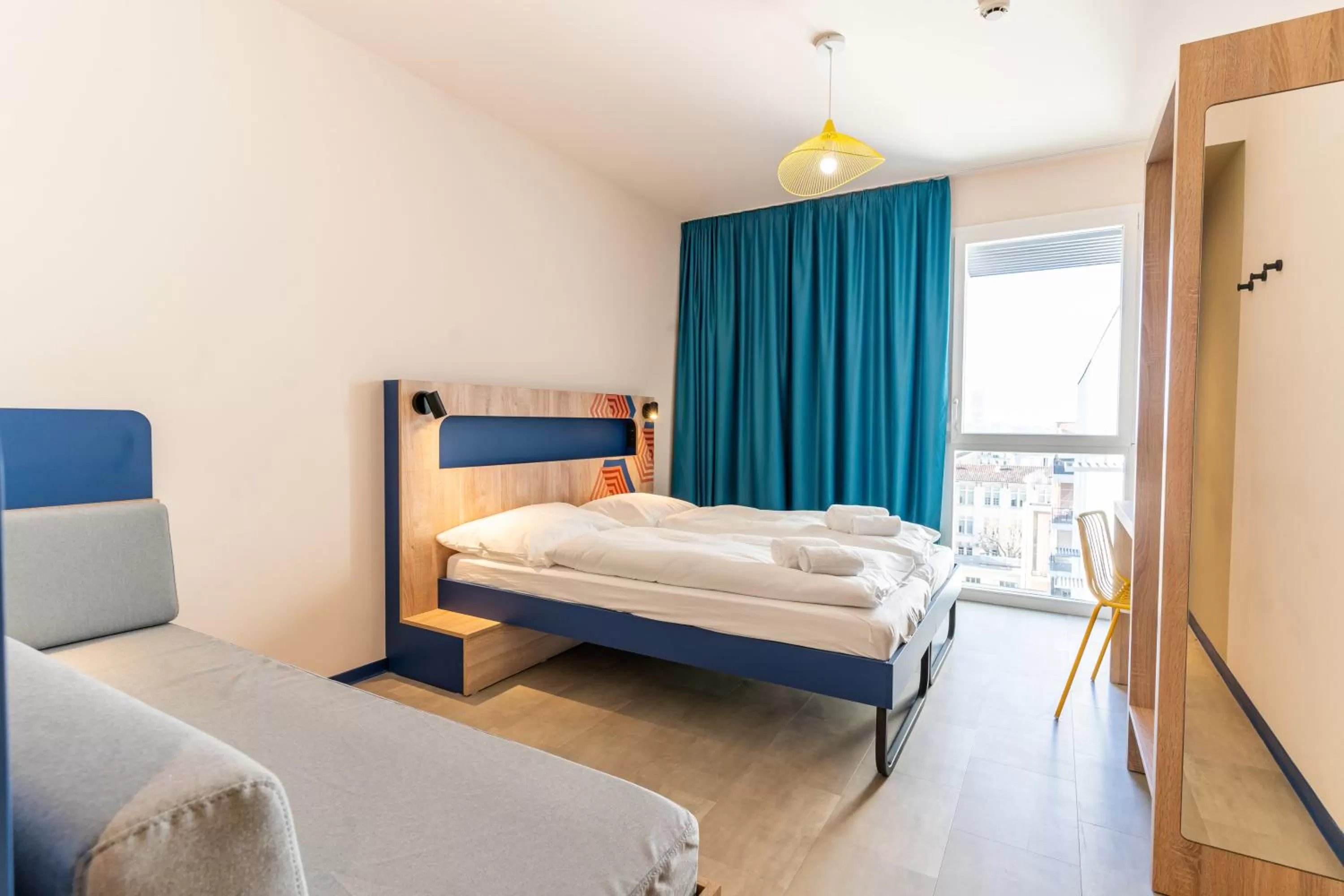 Bedroom, Bed in MEININGER Marseille Centre la Joliette