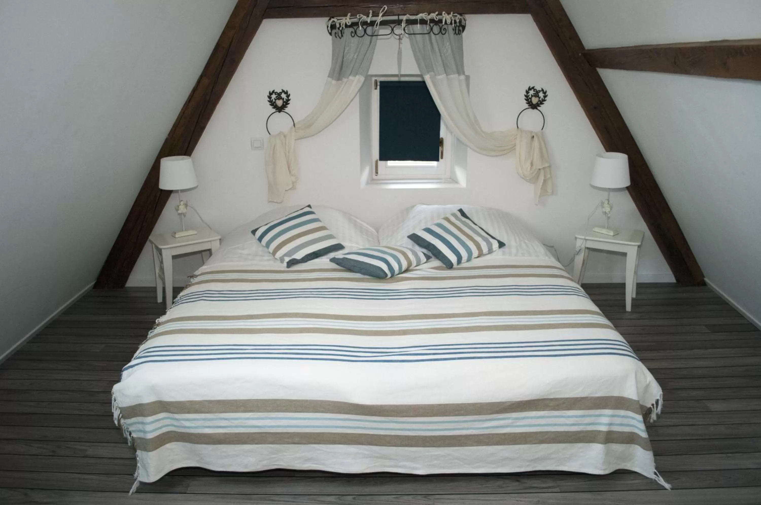 Bed in Chambres d'hôtes - L'Ecurie Obernai