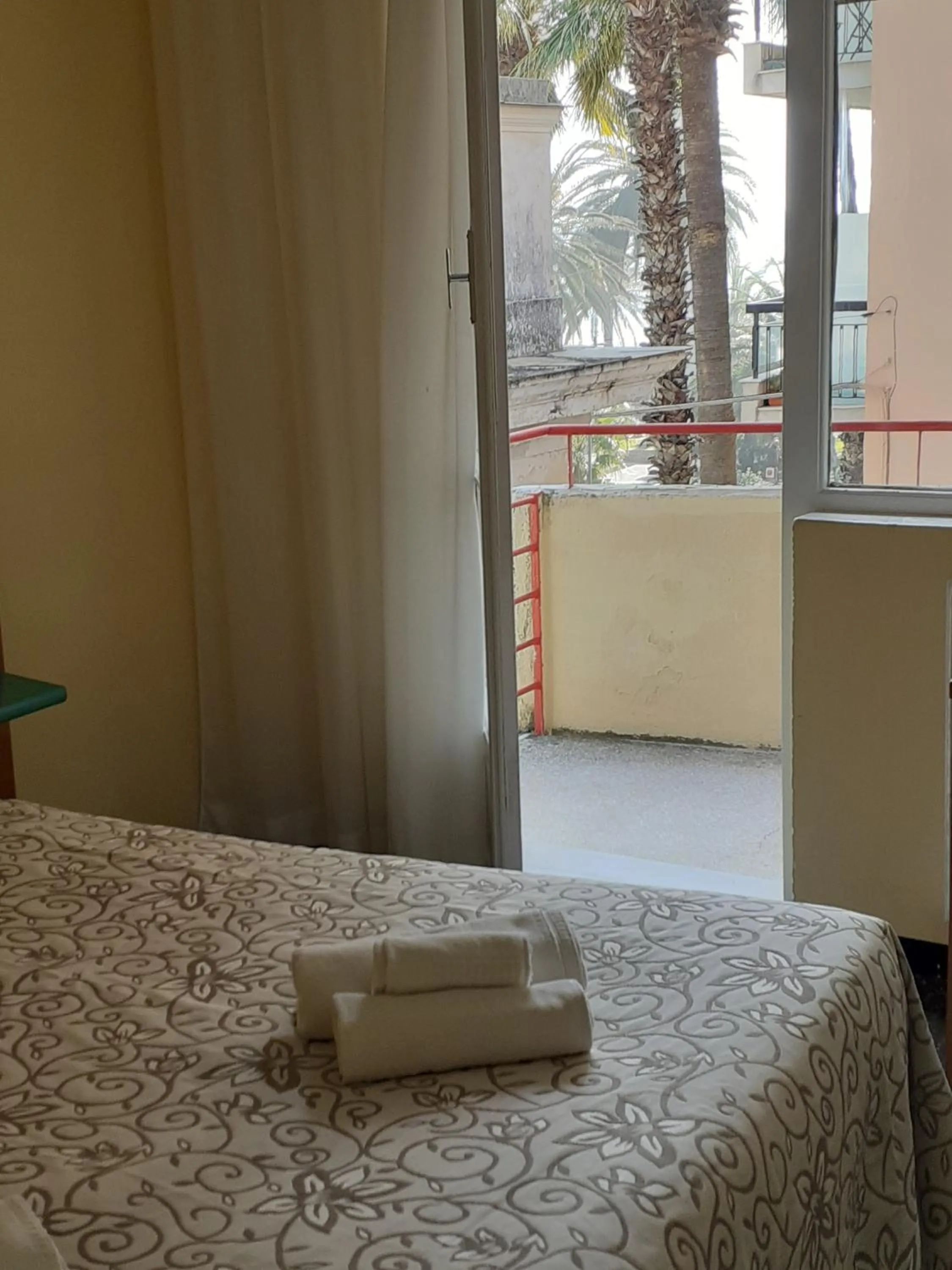 Bed in Hotel Colibrì