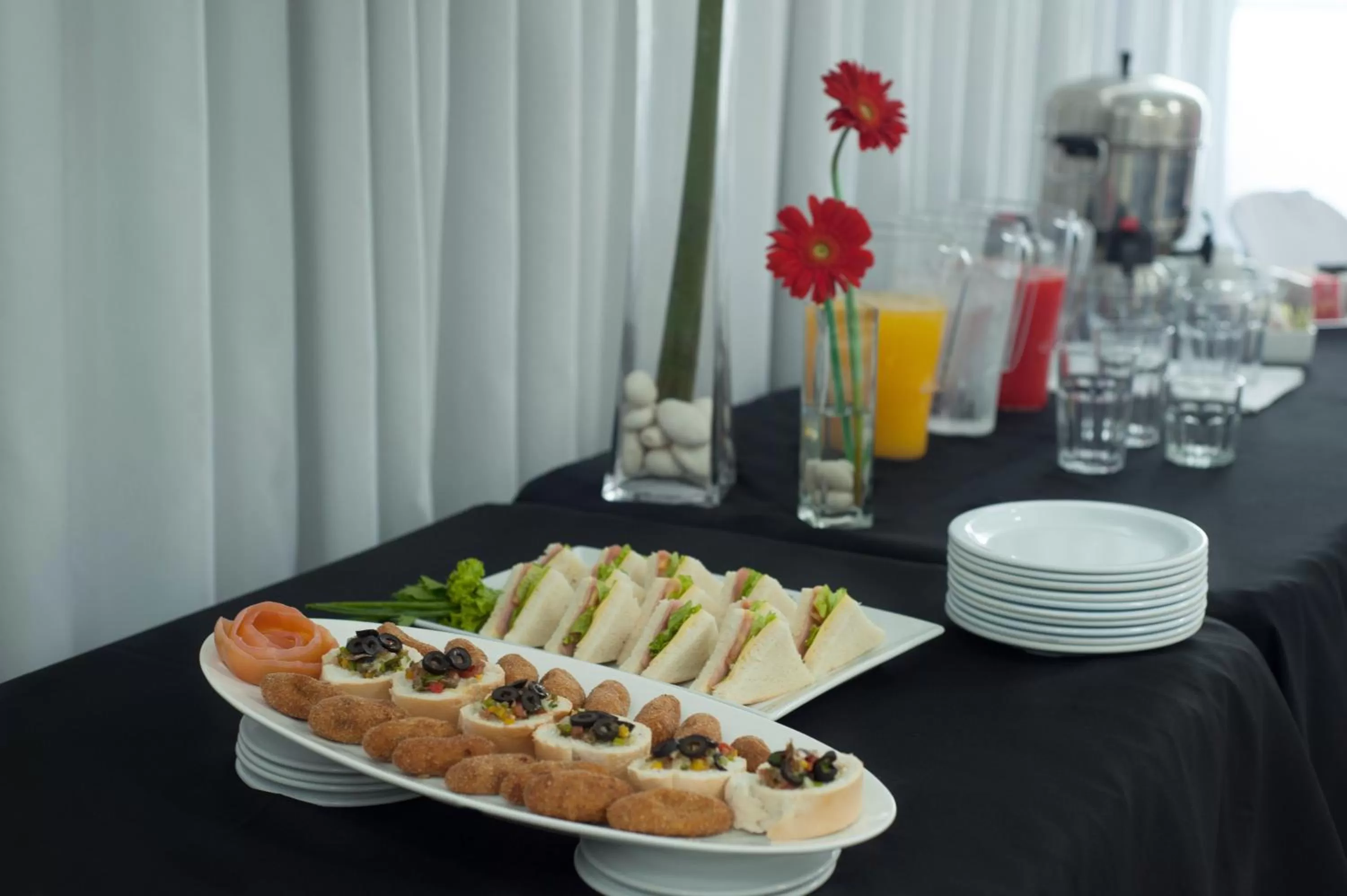 Restaurant/places to eat in Hotel Aladino