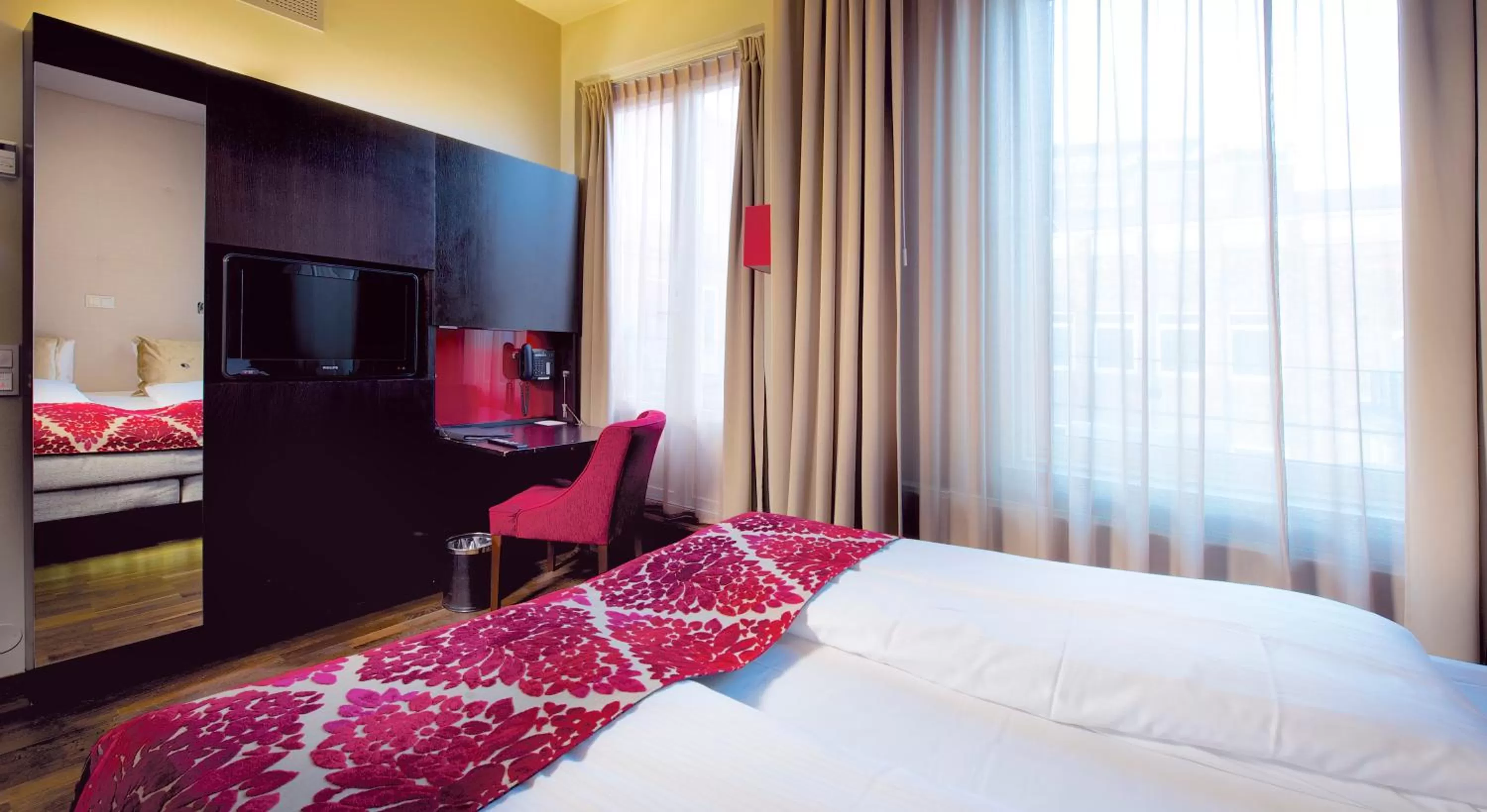 Bedroom, Bed in Home Hotel Folketeateret