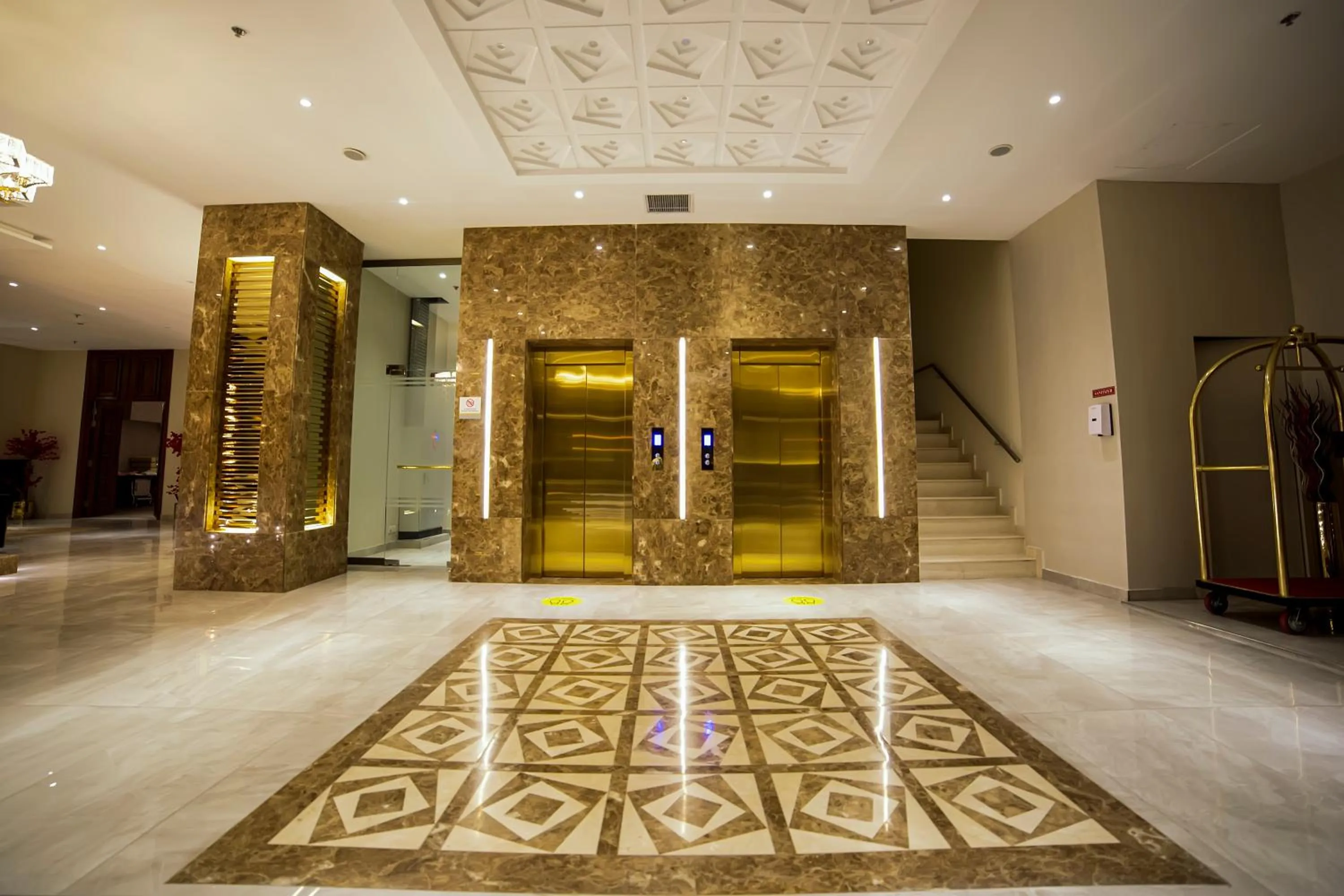 Lobby or reception in Best Western Premier Hotel Gulberg Lahore