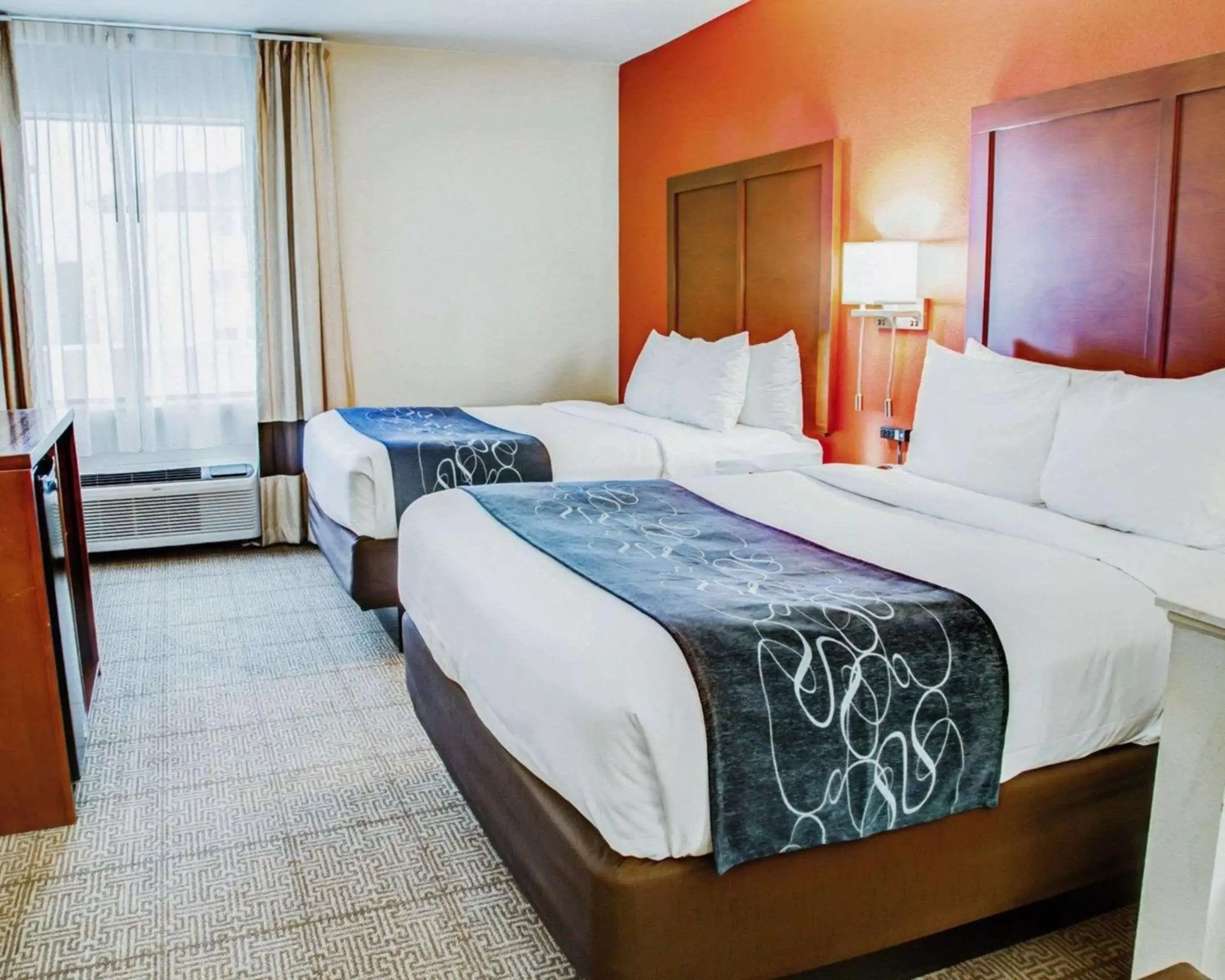 Queen Suite with Two Queen Beds - Mobility Accessible/Non-Smoking in Comfort Suites Tyler South Queen Suite with Two Queen Beds - Mobility Accessible/Non-Smoking in Comfort Suites Tyler South