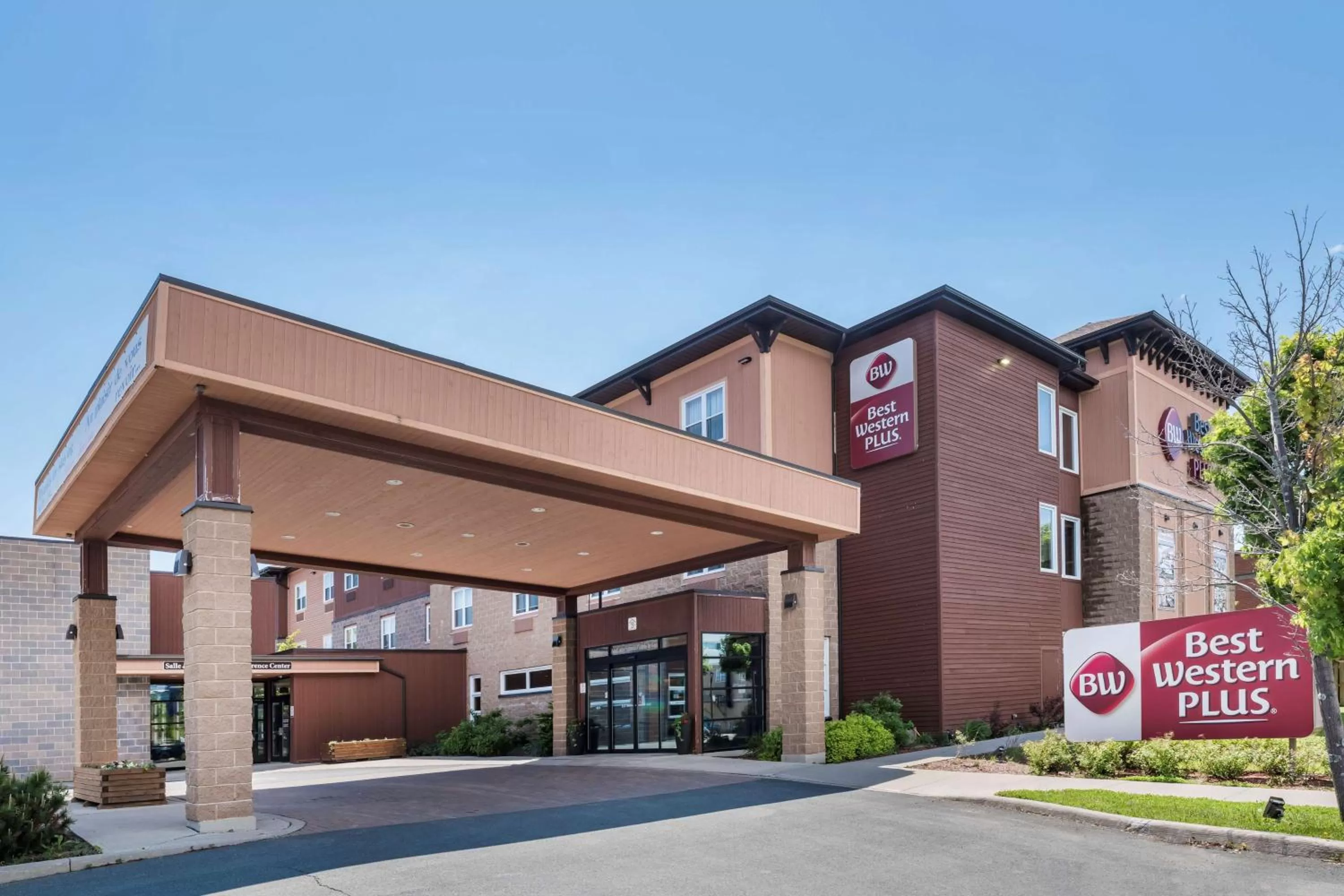 Property building in Best Western Plus, Bathurst Hotel & Suites