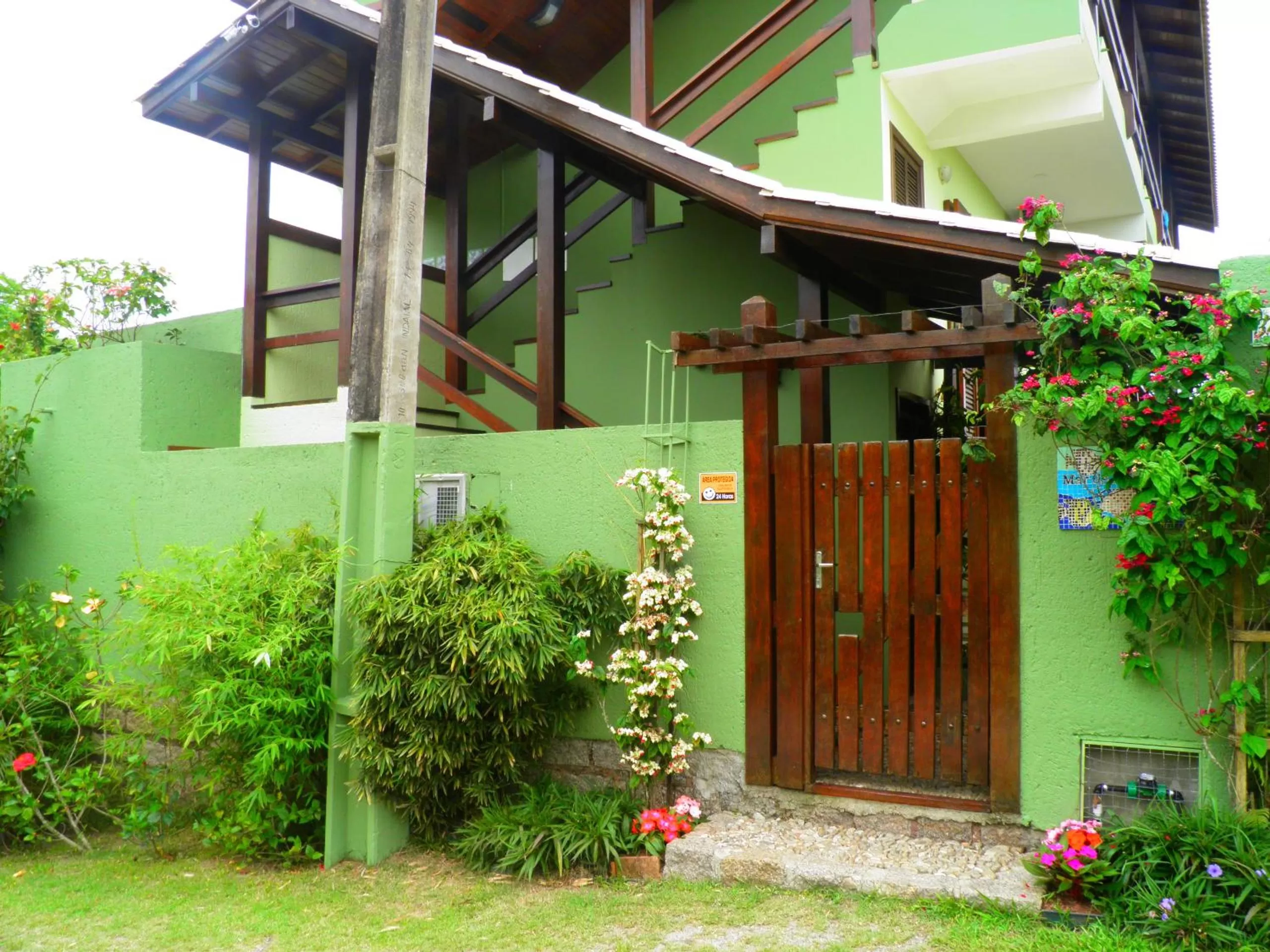 Property building in Pousada Mar de Cristal