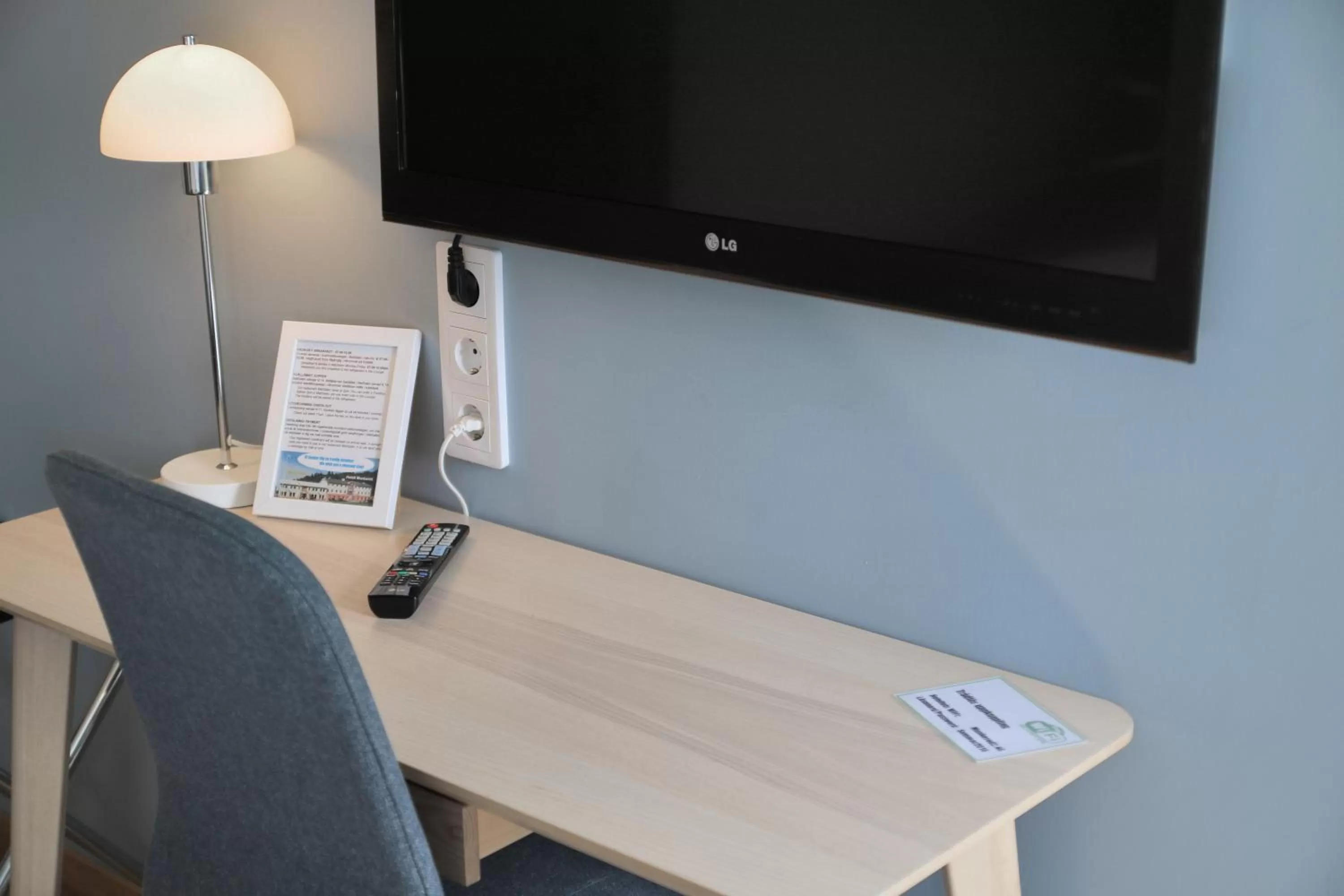 TV/Entertainment Center in Hotell Munkeröd