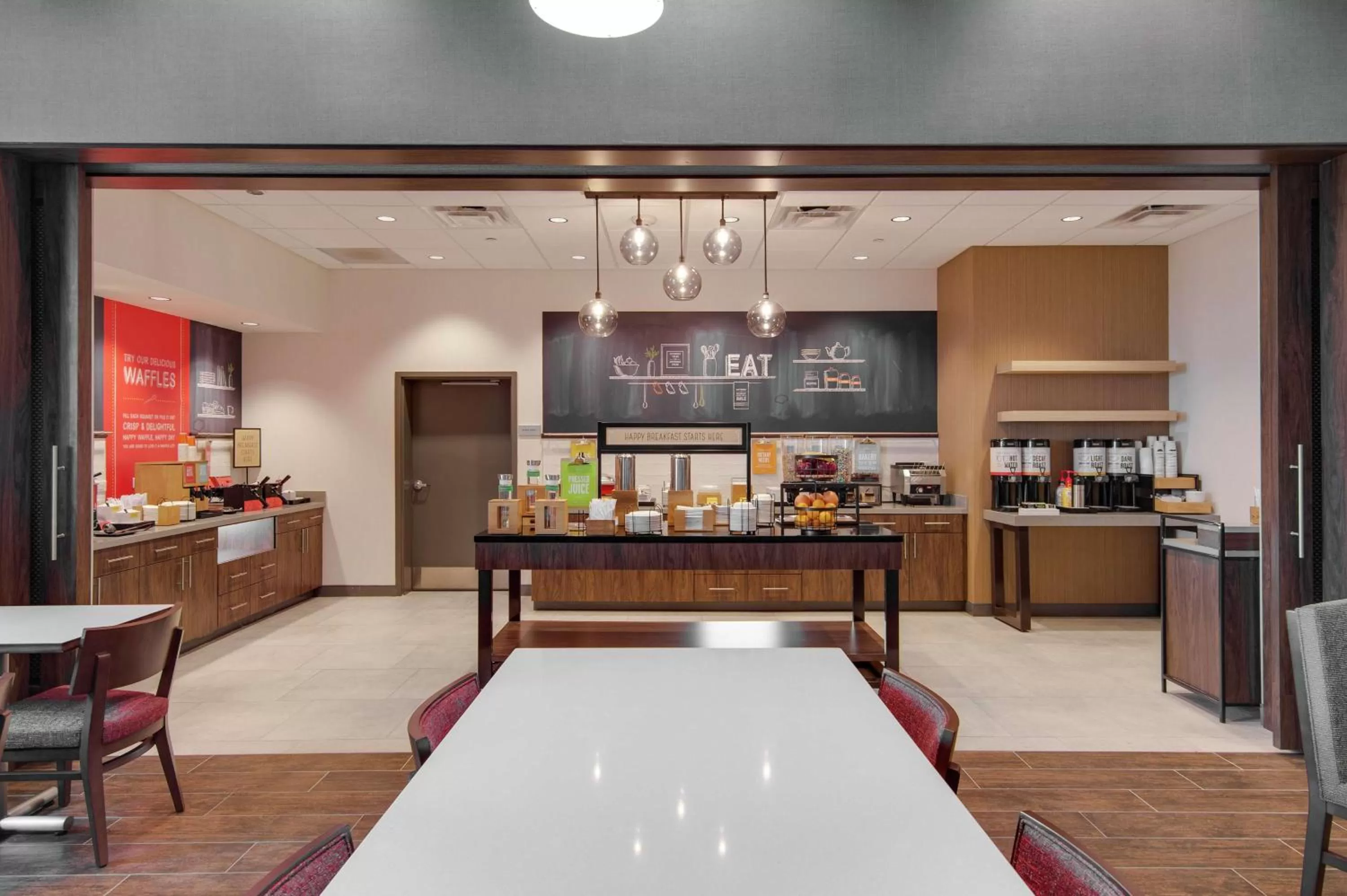 Breakfast in Hampton Inn & Suites by Hilton Nashville North Skyline