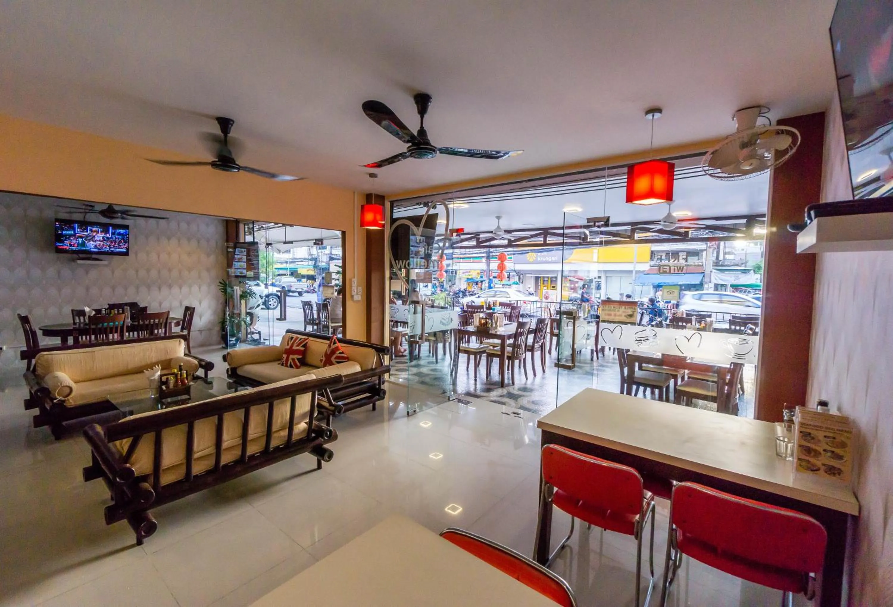Dining area in Mellow Space Boutique Rooms
